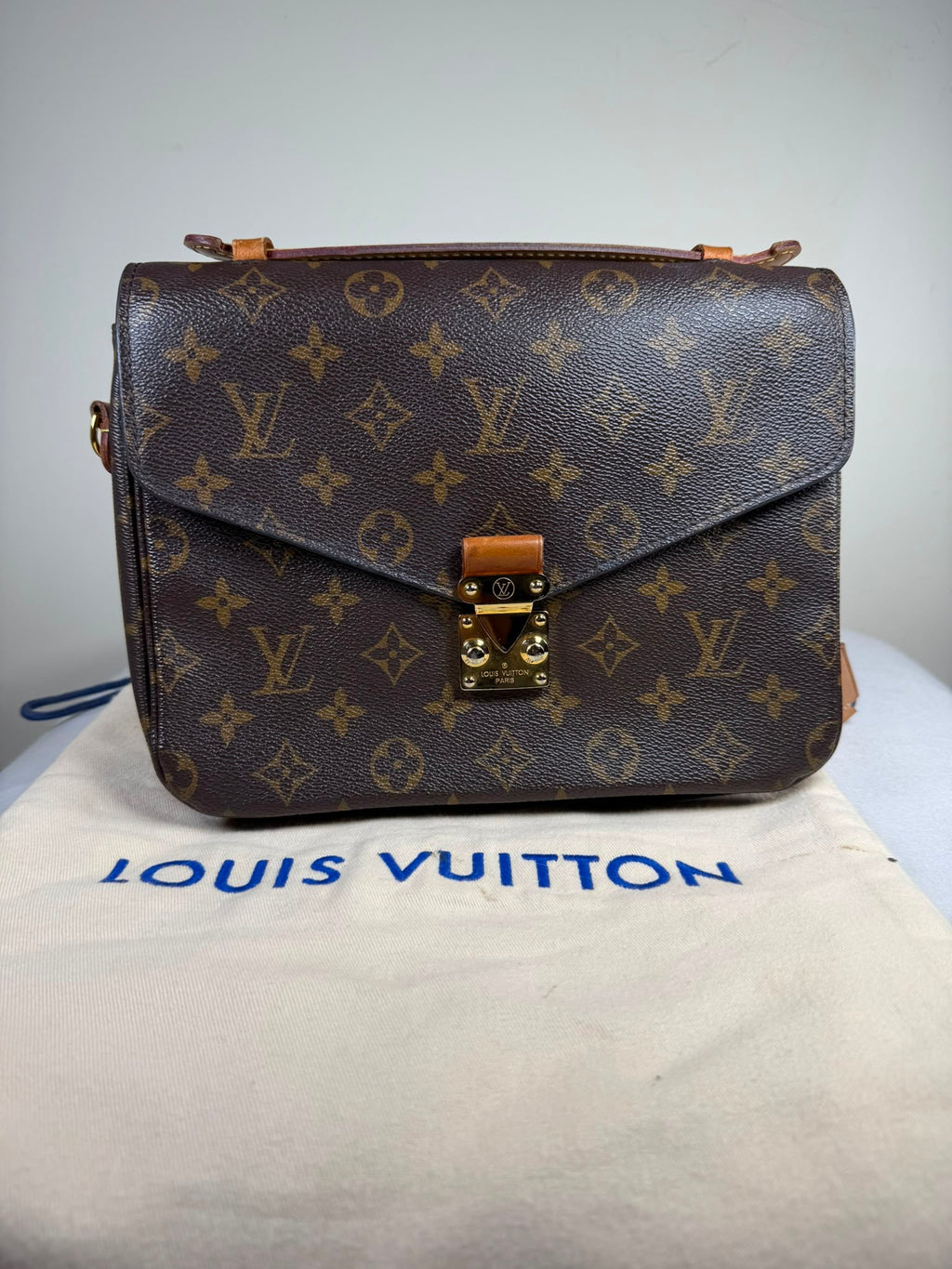 Louis Vuitton Pochette Métis Monogram canvas crossbody bag