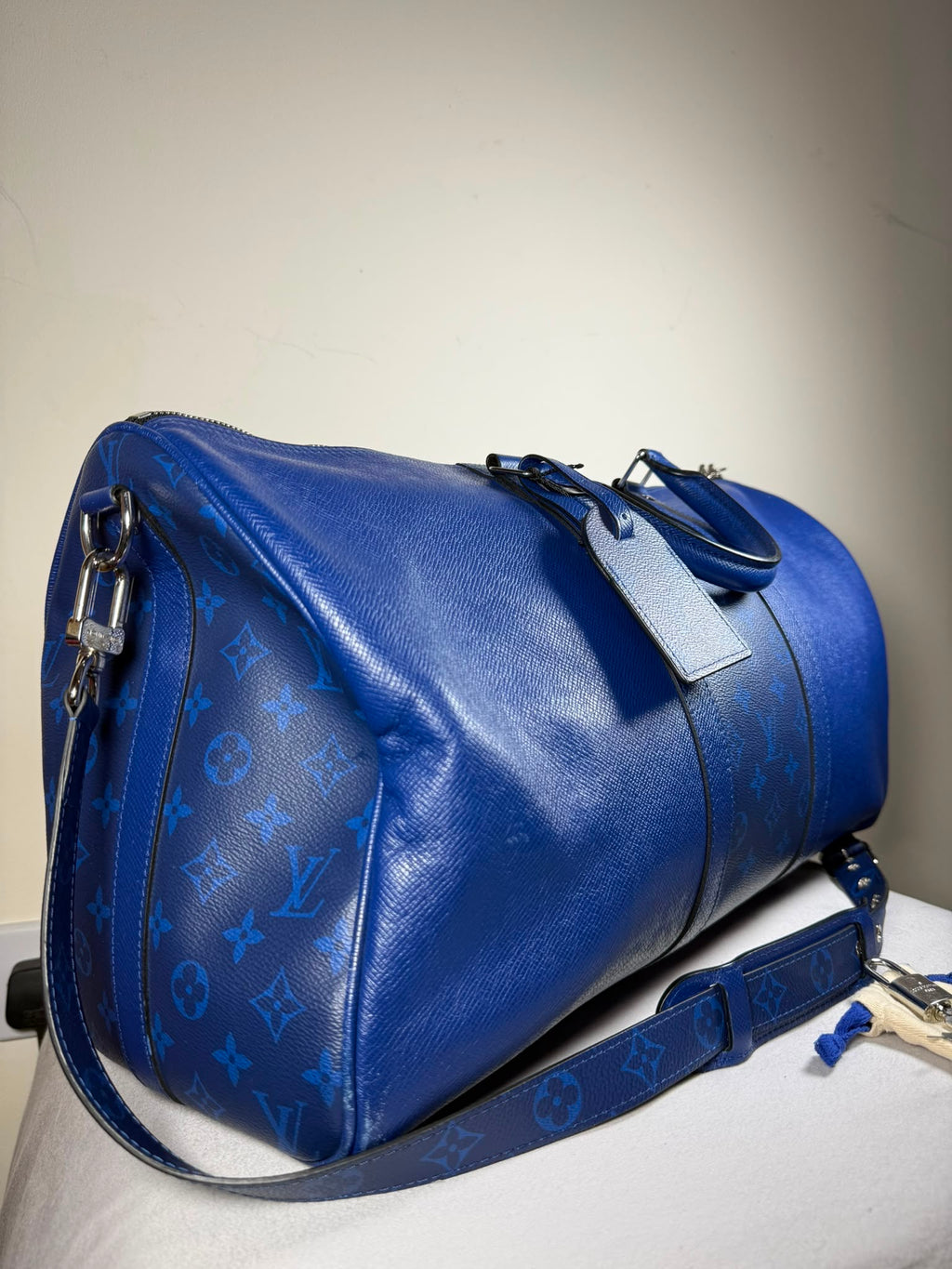 Louis Vuitton Keepall Bandoulière 50 cobalt blue Monogram Eclipse travel bag