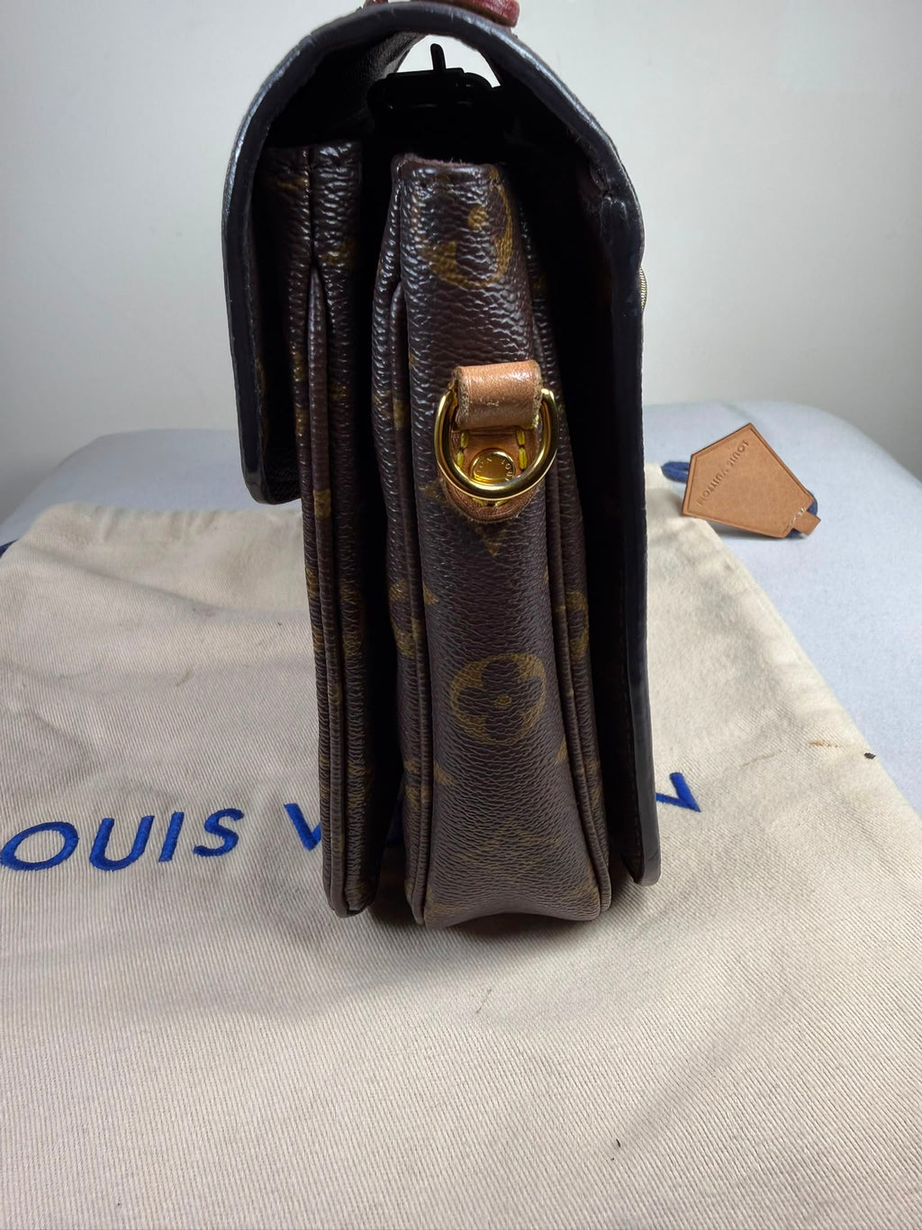 Louis Vuitton Pochette Métis Monogram canvas crossbody bag
