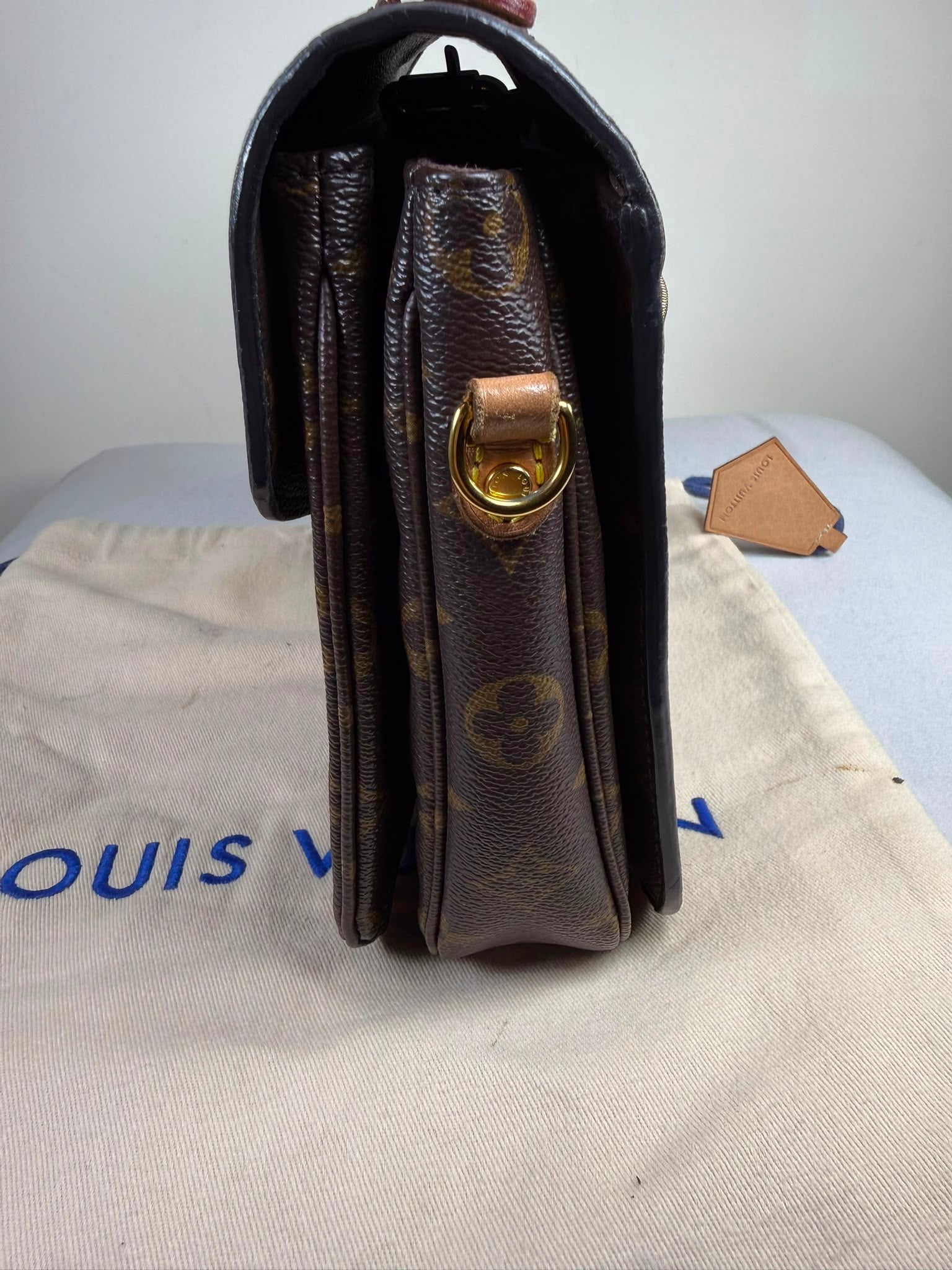Louis Vuitton Pochette Métis Monogram canvas crossbody bag