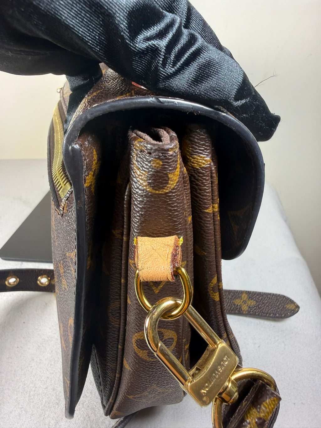 Louis Vuitton Monogram Pochette Métis