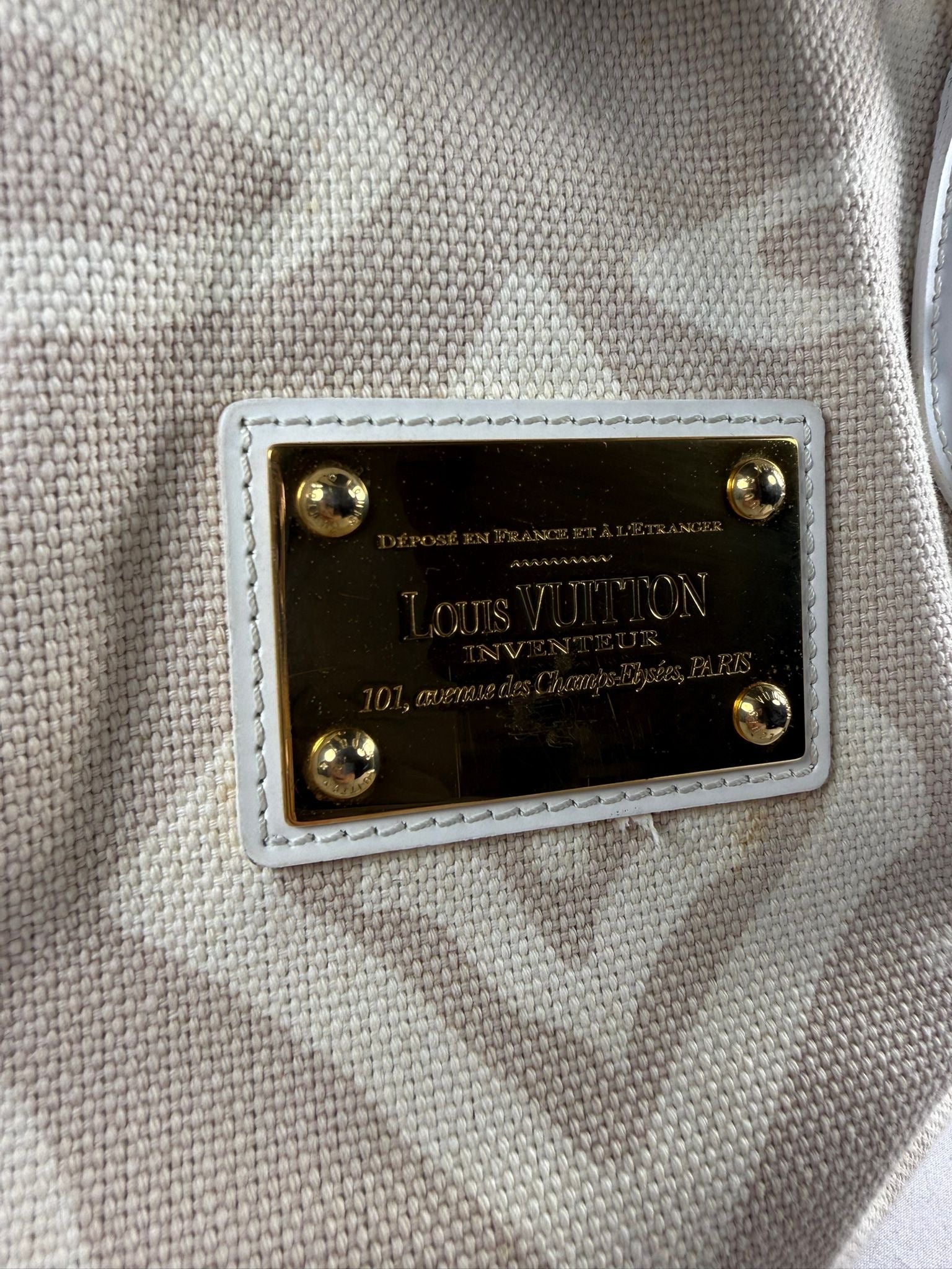 Louis Vuitton Tahitienne PM Hobo Bag – Cream / White Leather – Gold Hardware