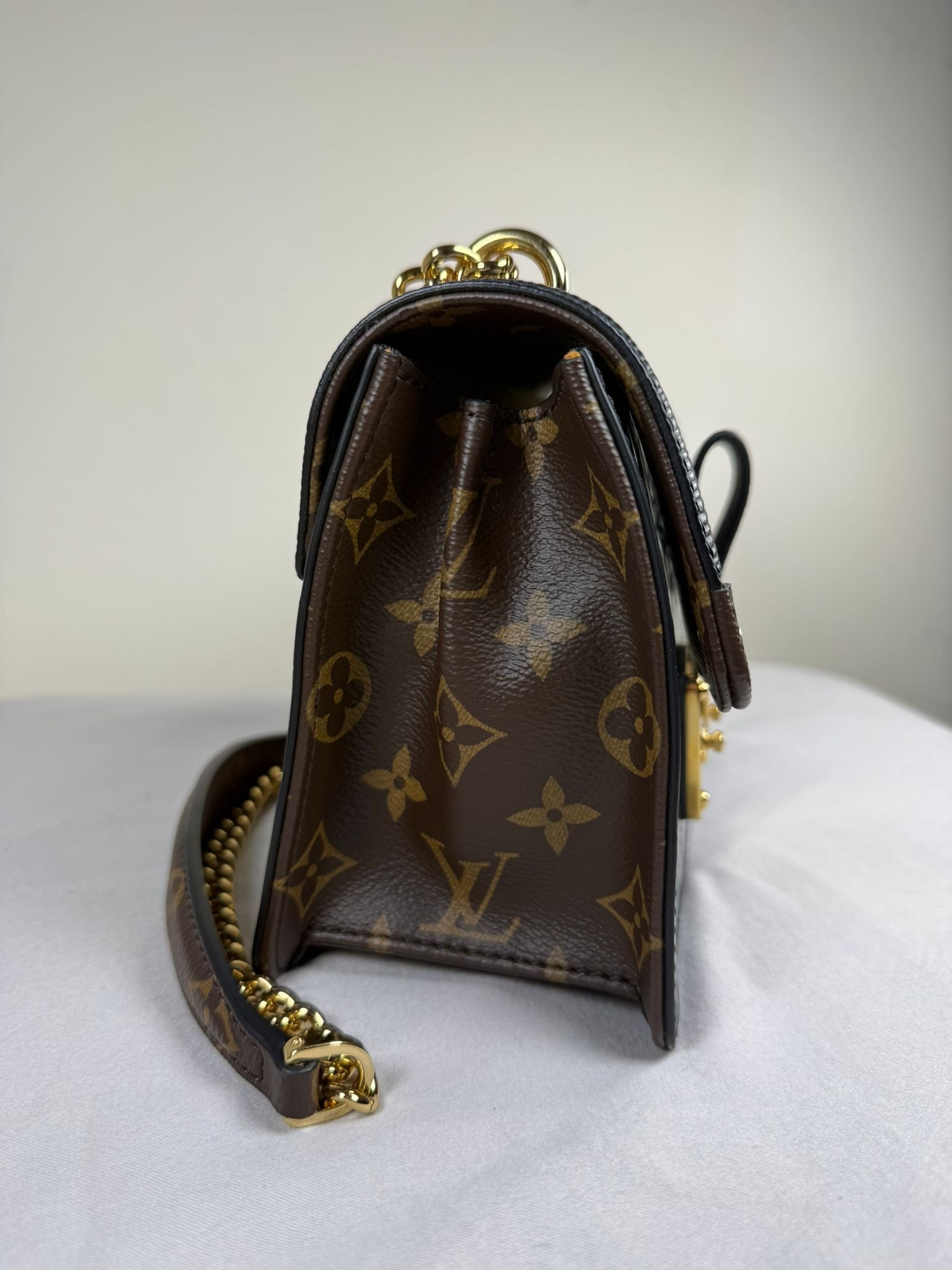 Louis Vuitton Wynwood Chain Bag – Black Vernis Monogram