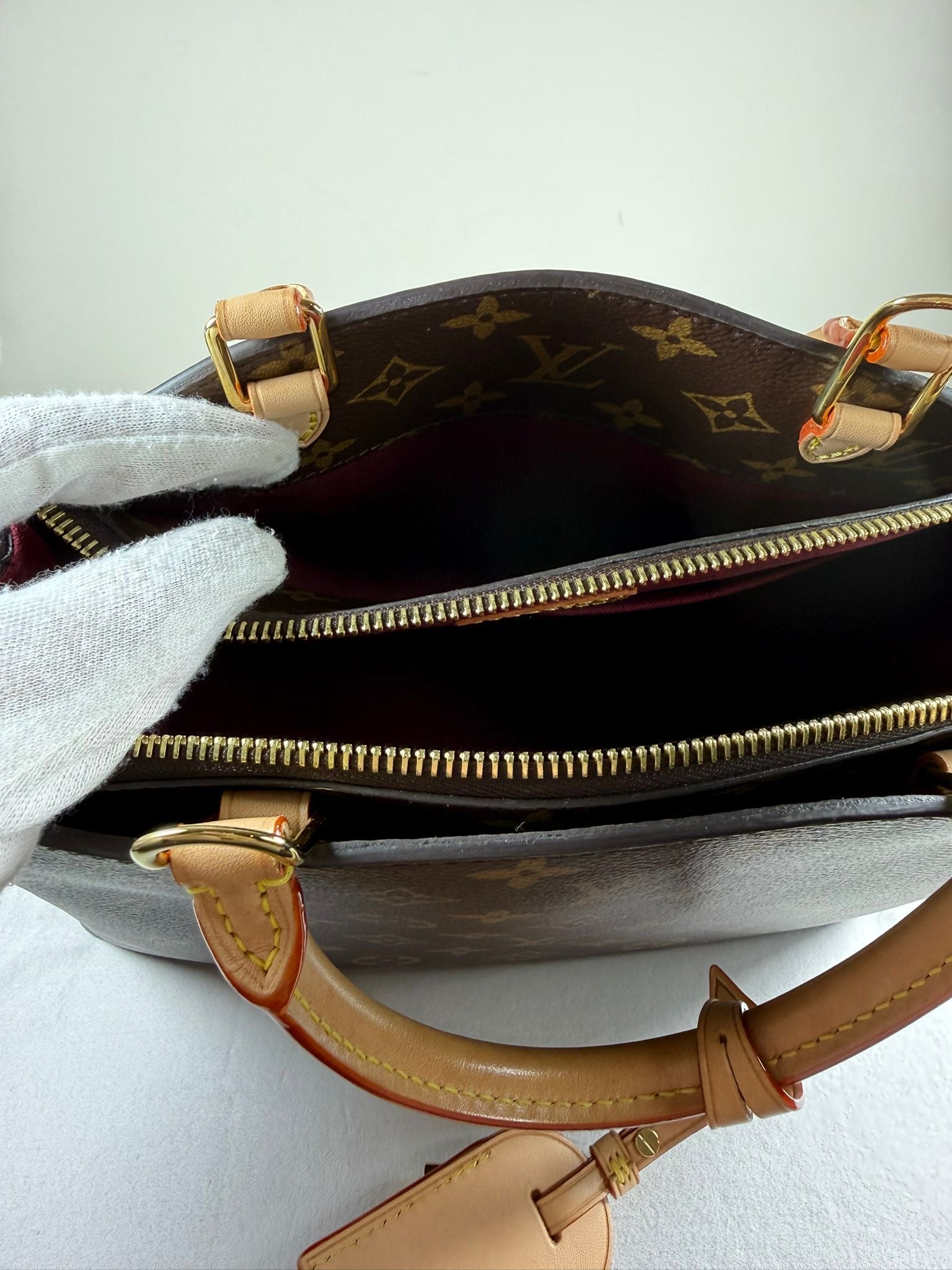 Louis Vuitton Petit Palais Monogram Canvas Handbag – Excellent Condition