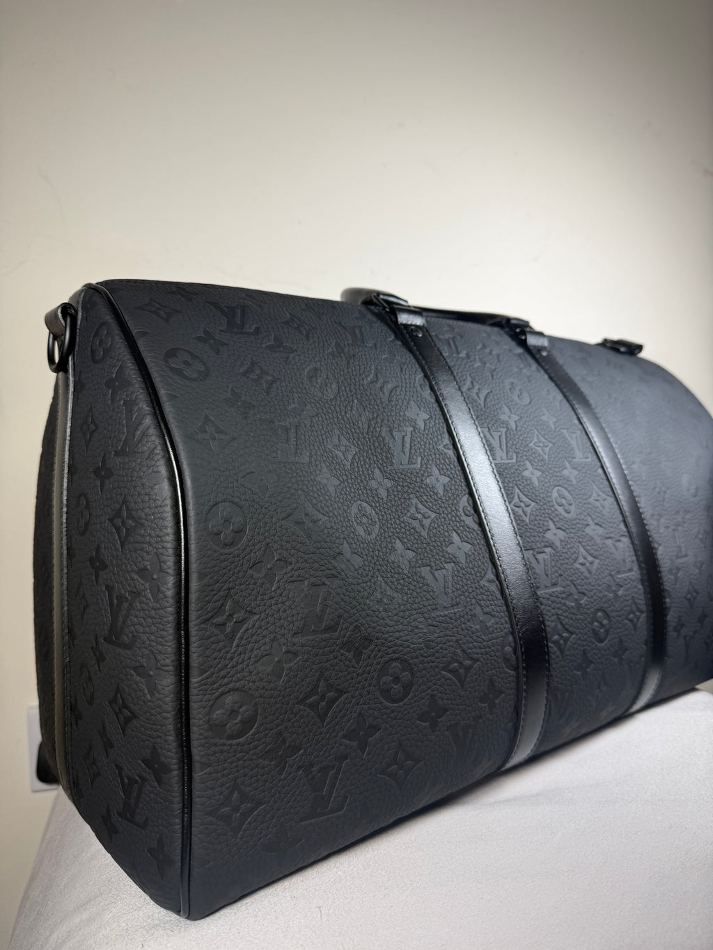 Louis Vuitton Keepall Bandoulière – Monogram Empreinte Black Leather
