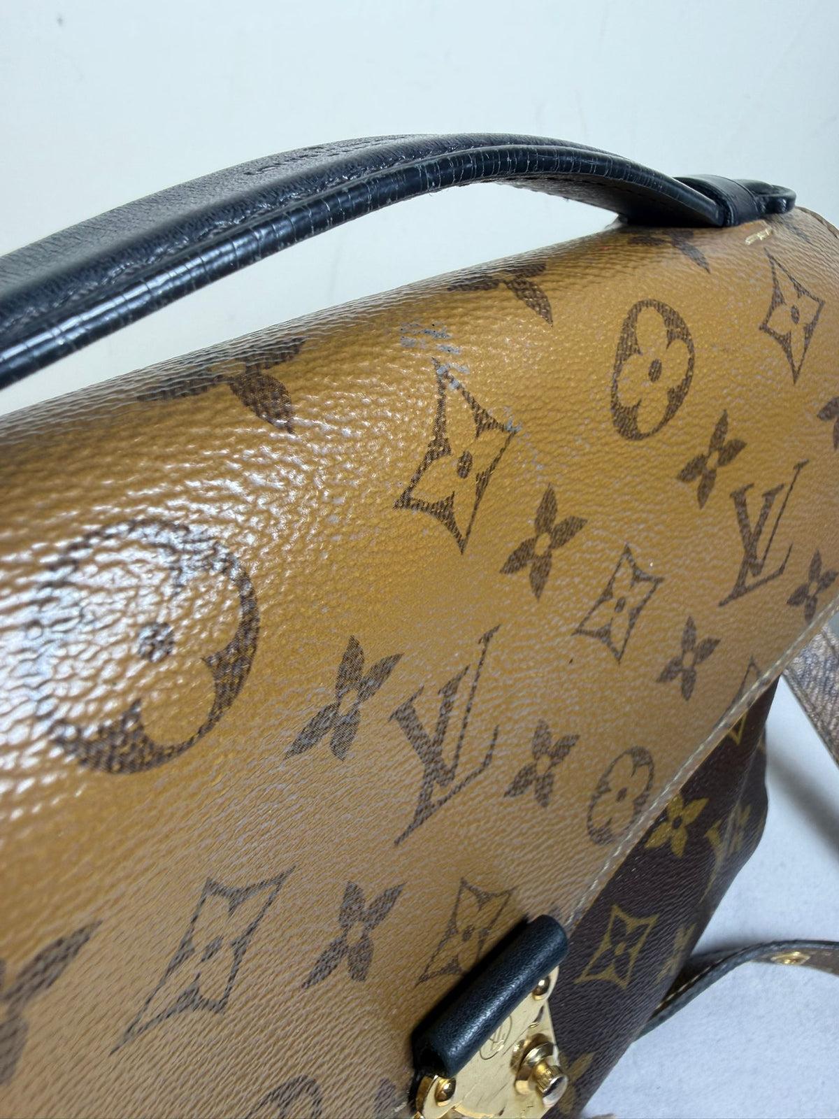 Louis Vuitton Pochette Métis Reverse Monogram