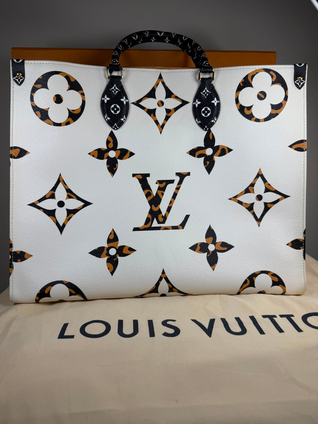 Louis Vuitton Onthego GM Giant Monogram Jungle Limited Edition Tote Bag
