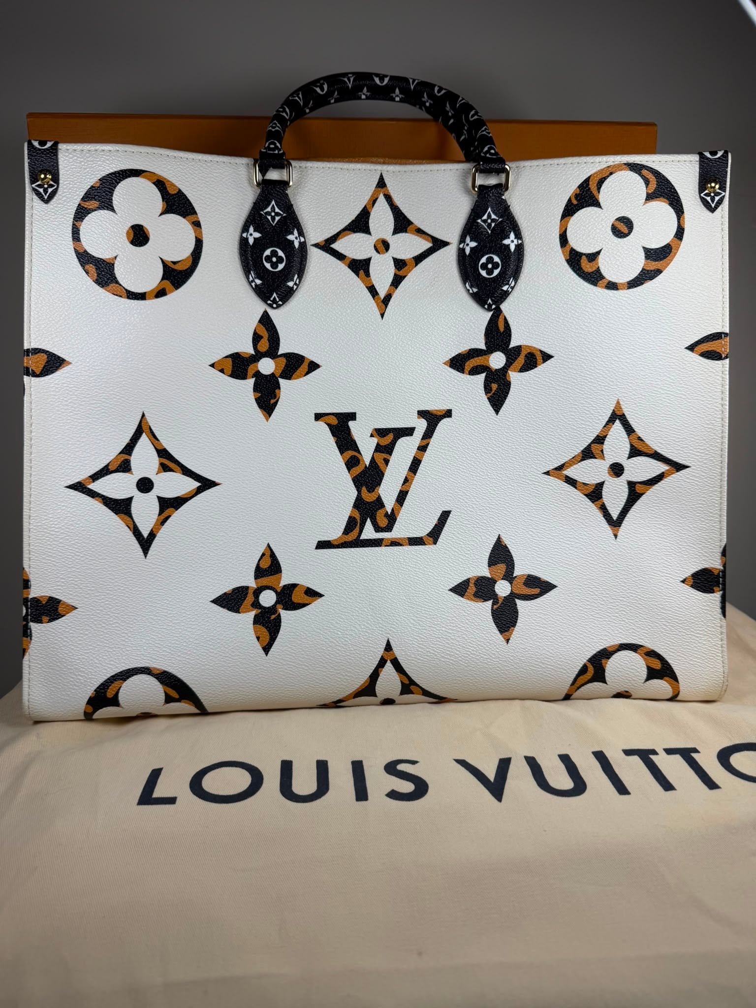 Louis Vuitton Onthego GM Giant Monogram Jungle Limited Edition Tote Bag