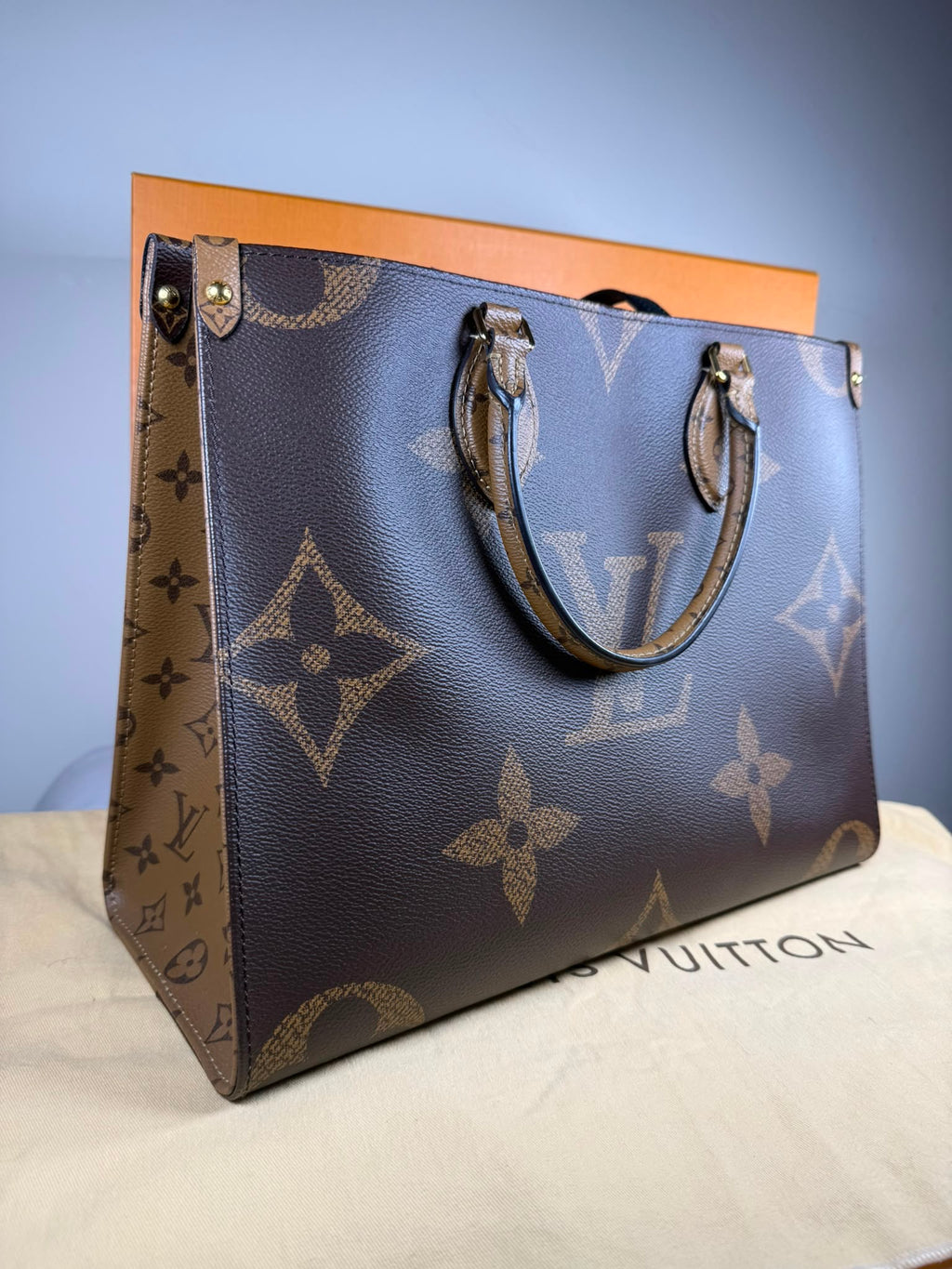 Louis Vuitton Onthego MM Reverse Giant Monogram Tote Bag
