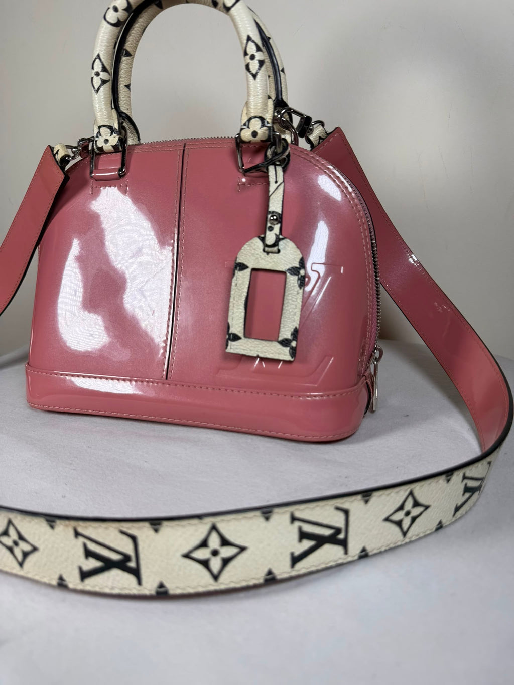 Louis Vuitton Alma BB – Pink Patent Leather – Monogram Strap