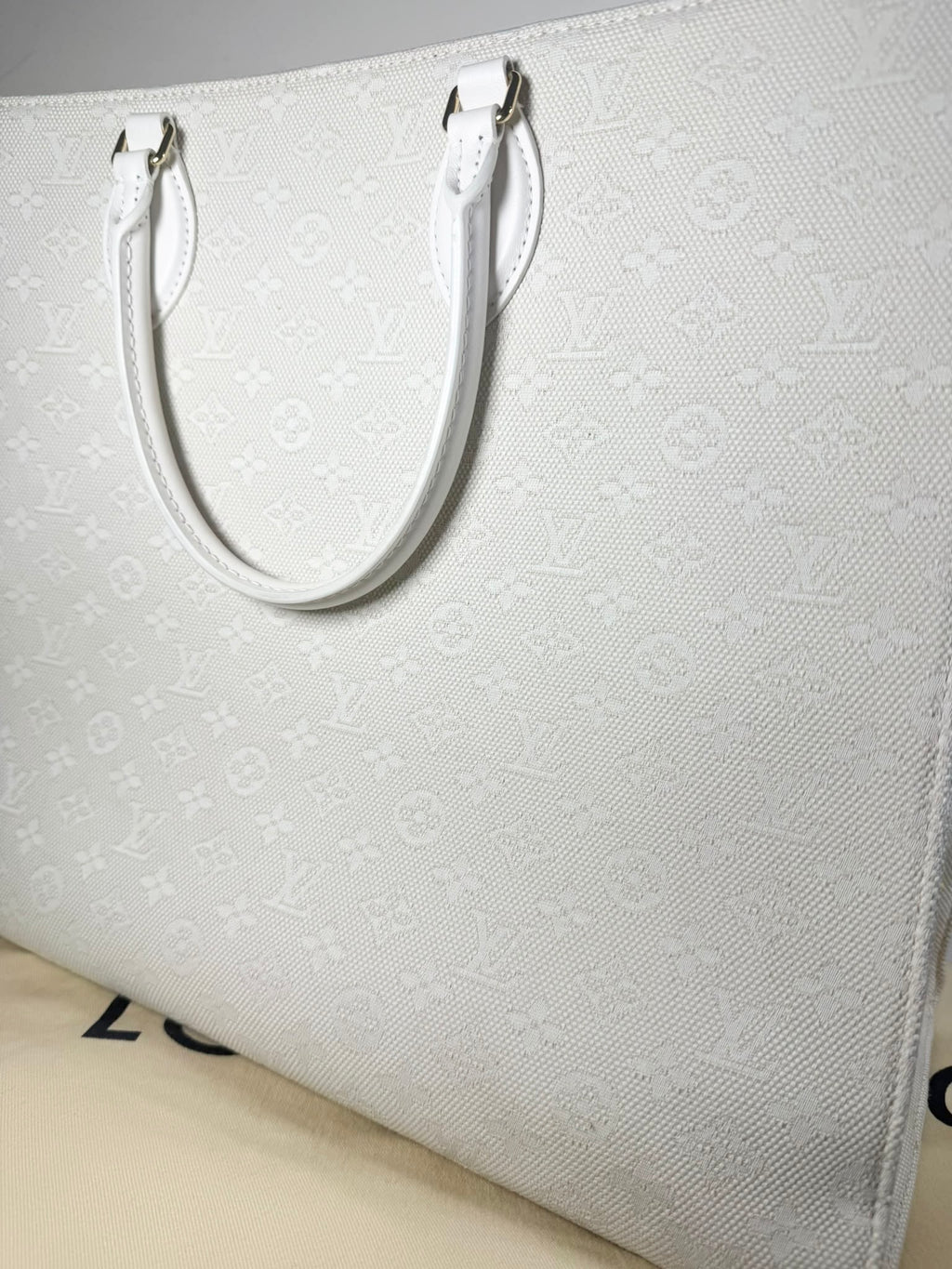 Louis Vuitton OnTheGo GM – Limited Edition Capri