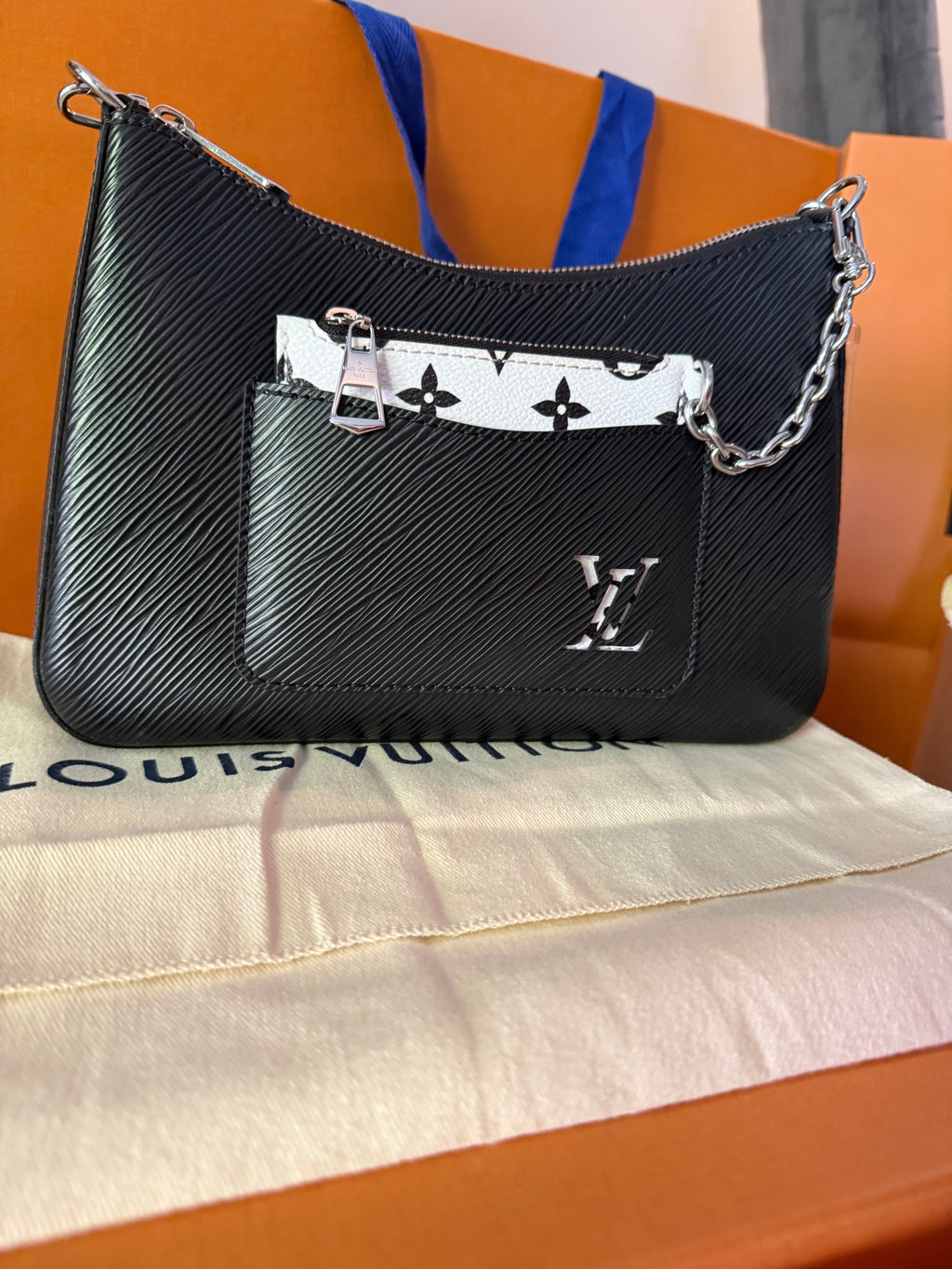 Louis Vuitton Epi Leather Handbag – Black