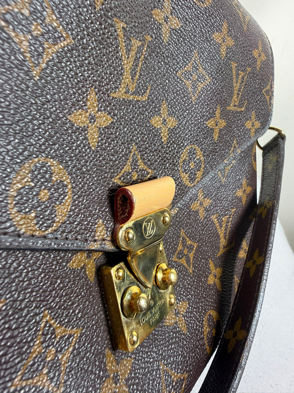Louis Vuitton Monogram Pochette Métis
