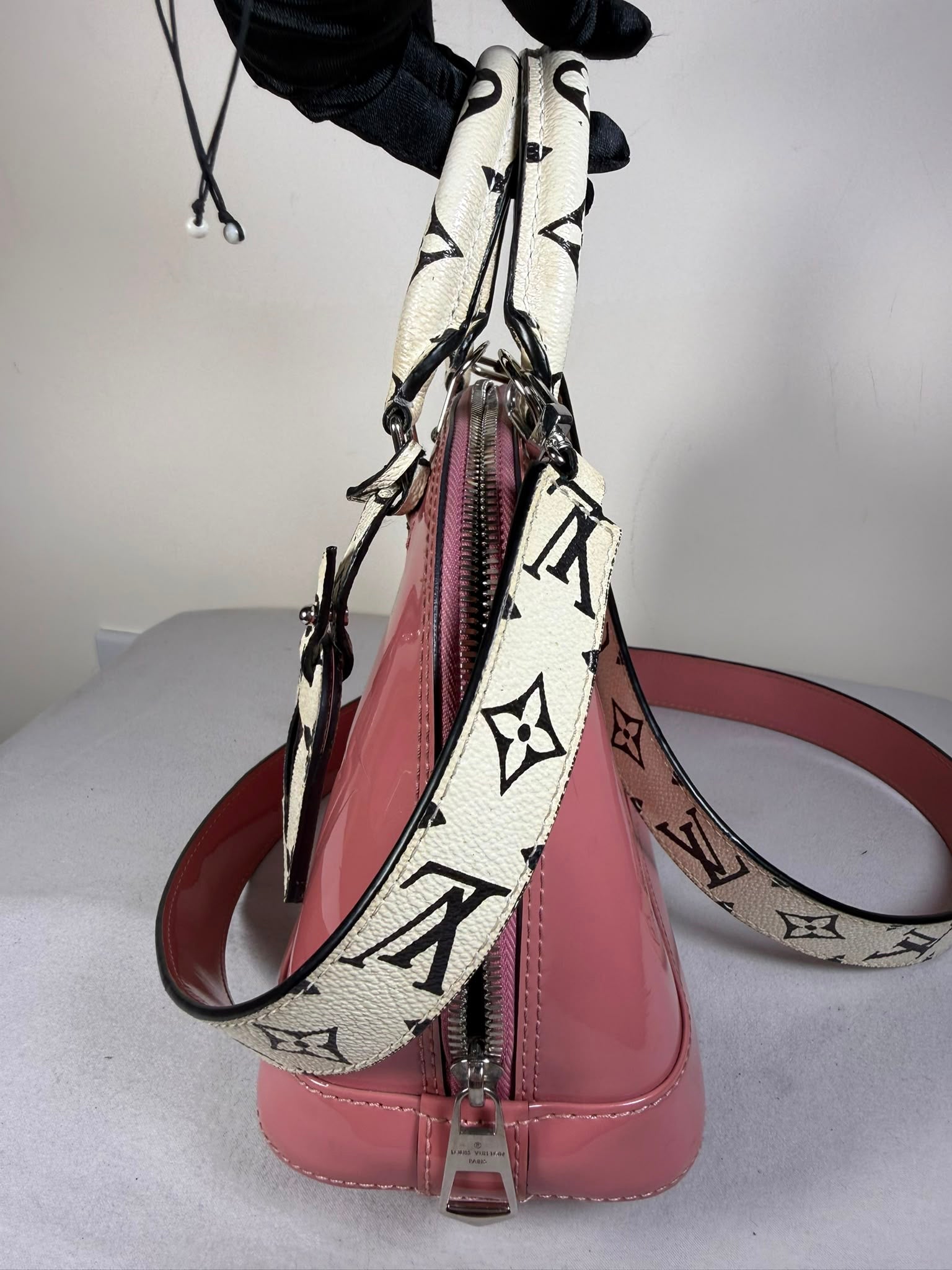 Louis Vuitton Alma BB – Pink Patent Leather – Monogram Strap