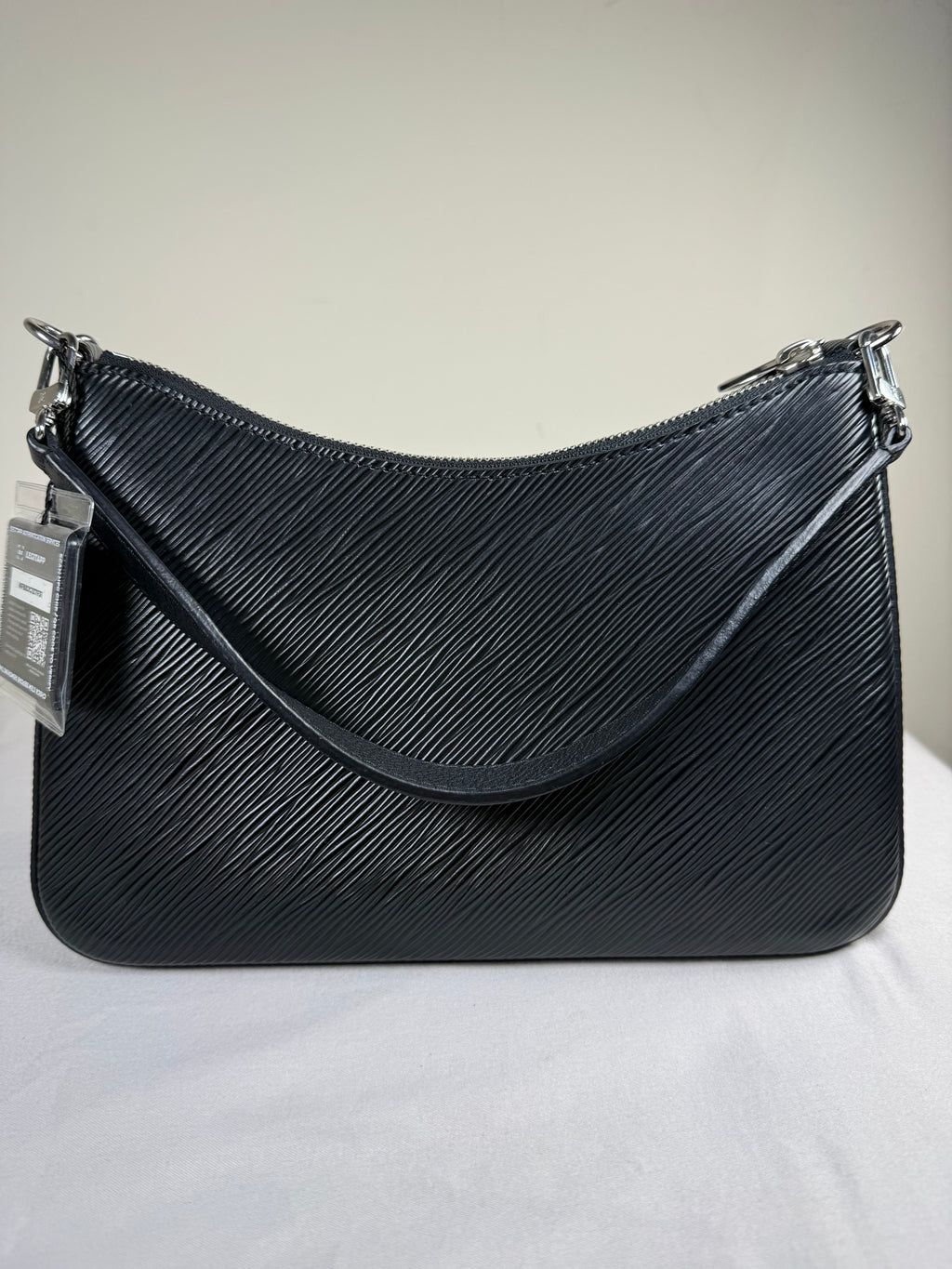 Louis Vuitton Epi Leather Handbag – Black