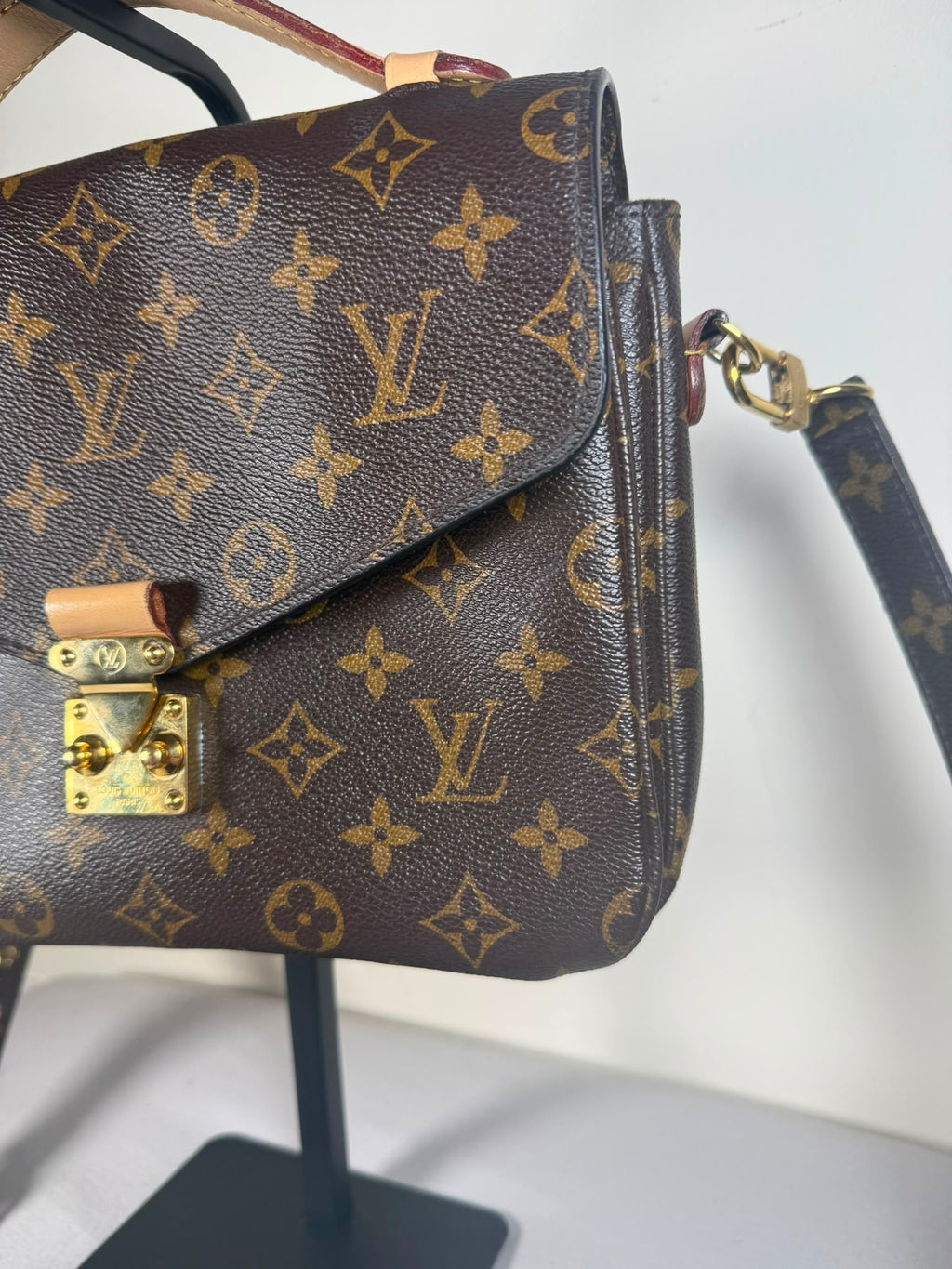 Louis Vuitton Monogram Pochette Métis