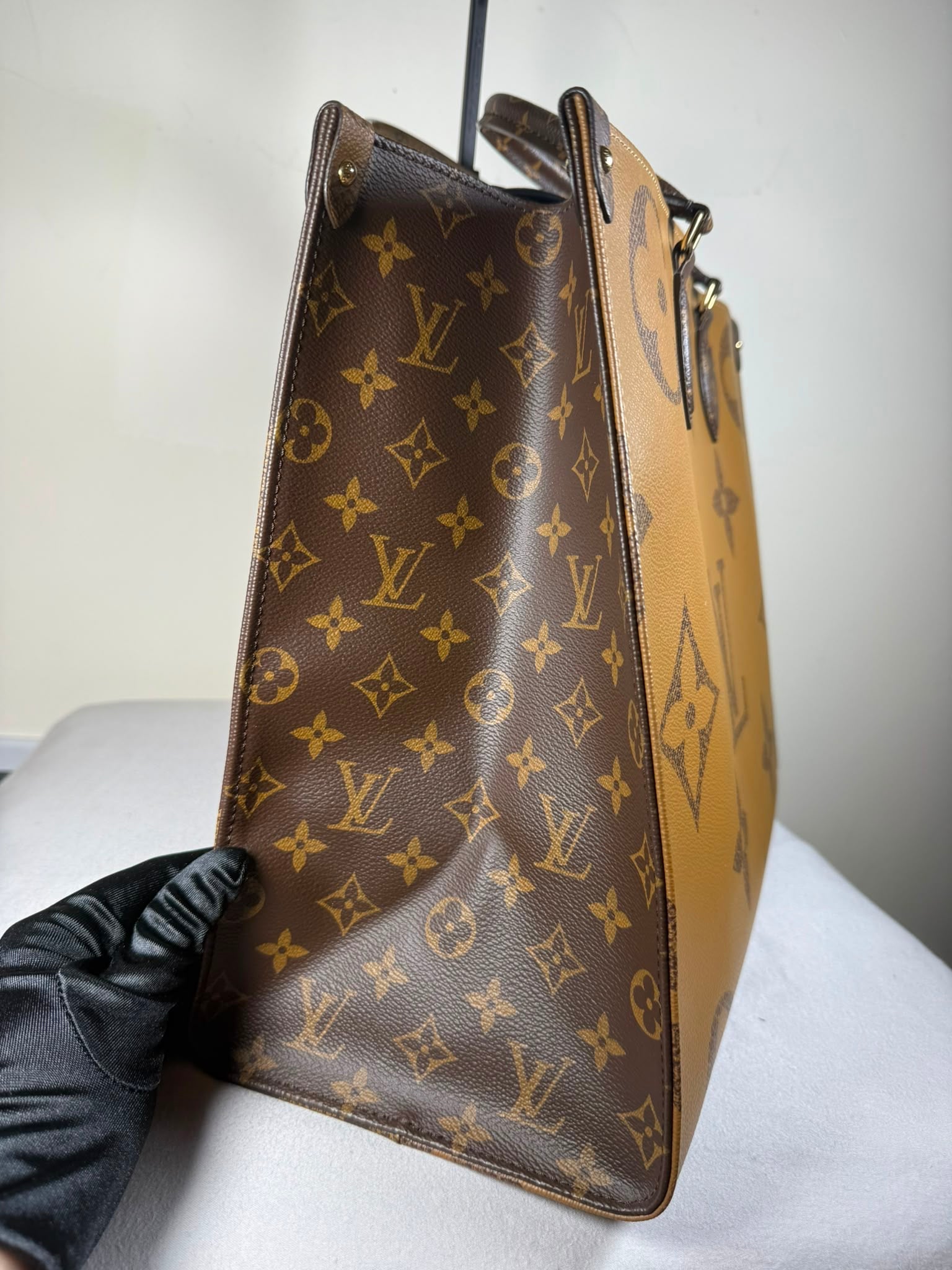 Louis Vuitton Onthego GM – Monogram Giant Reverse Tote