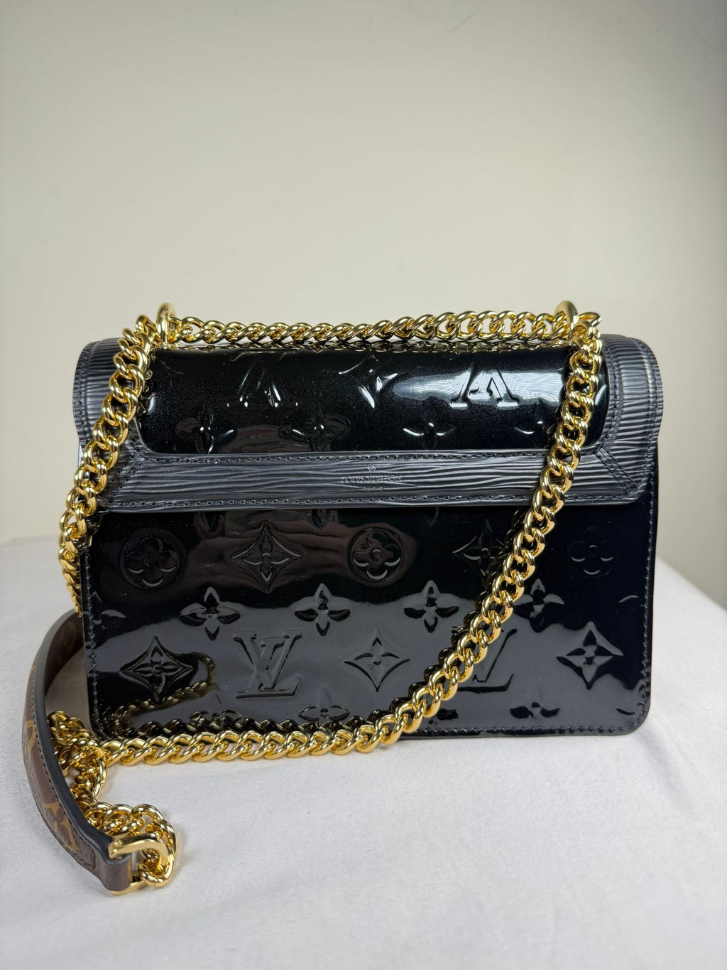 Louis Vuitton Wynwood Chain Bag – Black Vernis Monogram