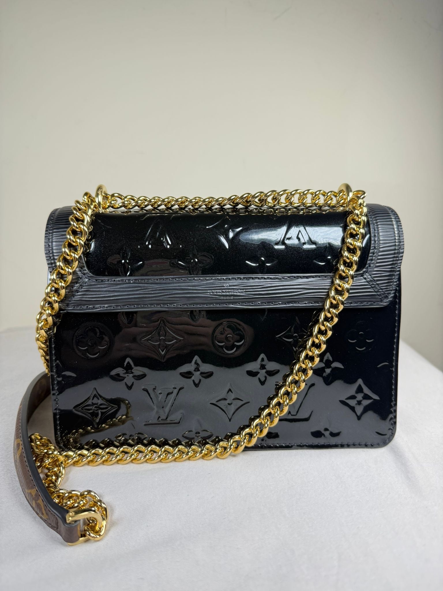 Louis Vuitton Wynwood Chain Bag – Black Vernis Monogram