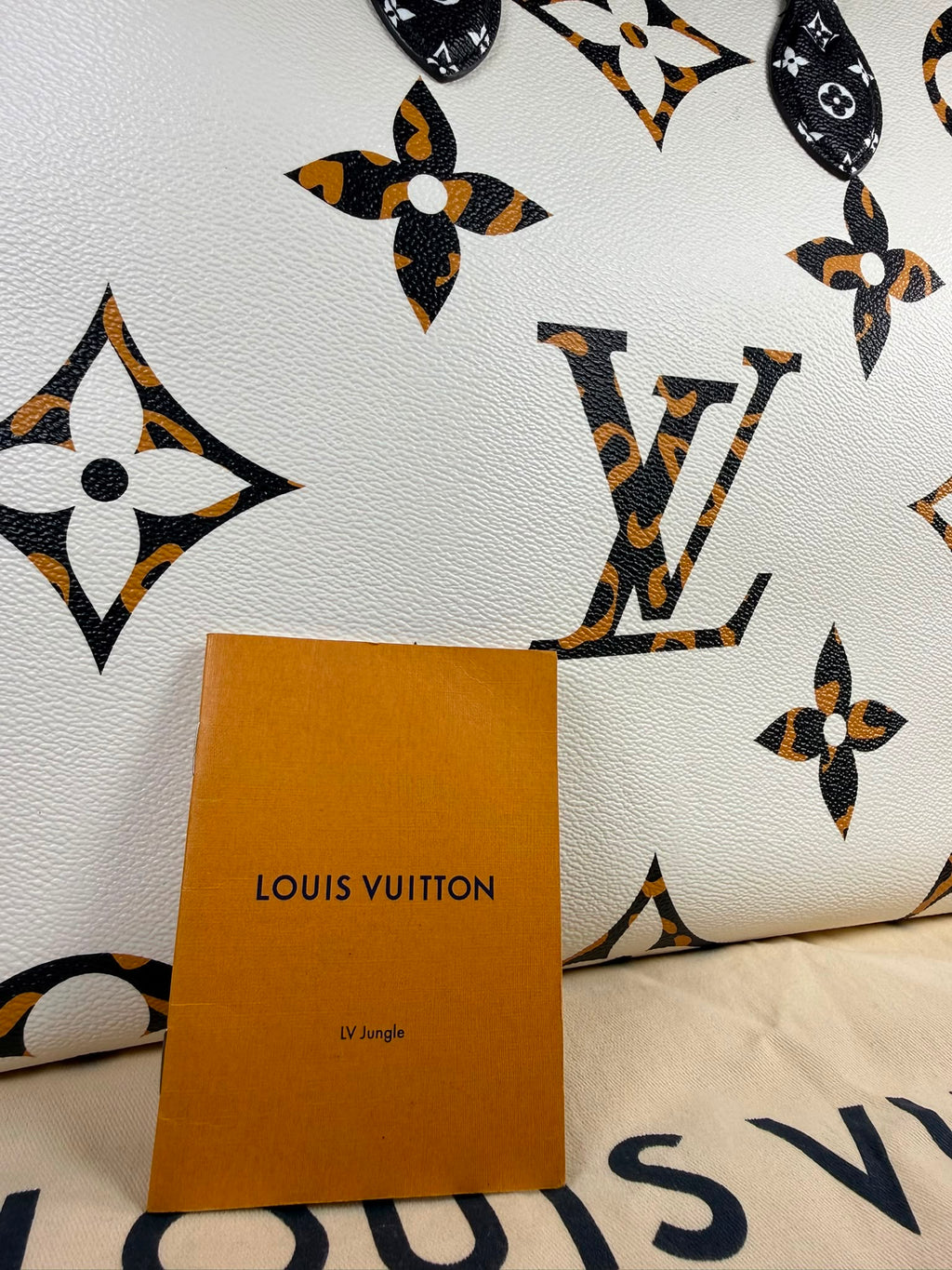 Louis Vuitton Onthego GM Giant Monogram Jungle Limited Edition Tote Bag