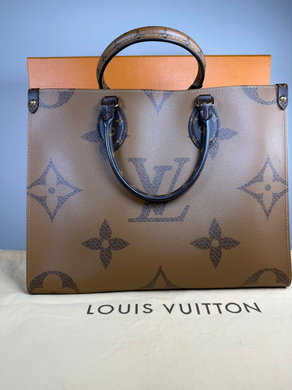 Louis Vuitton Onthego MM Reverse Giant Monogram Tote Bag