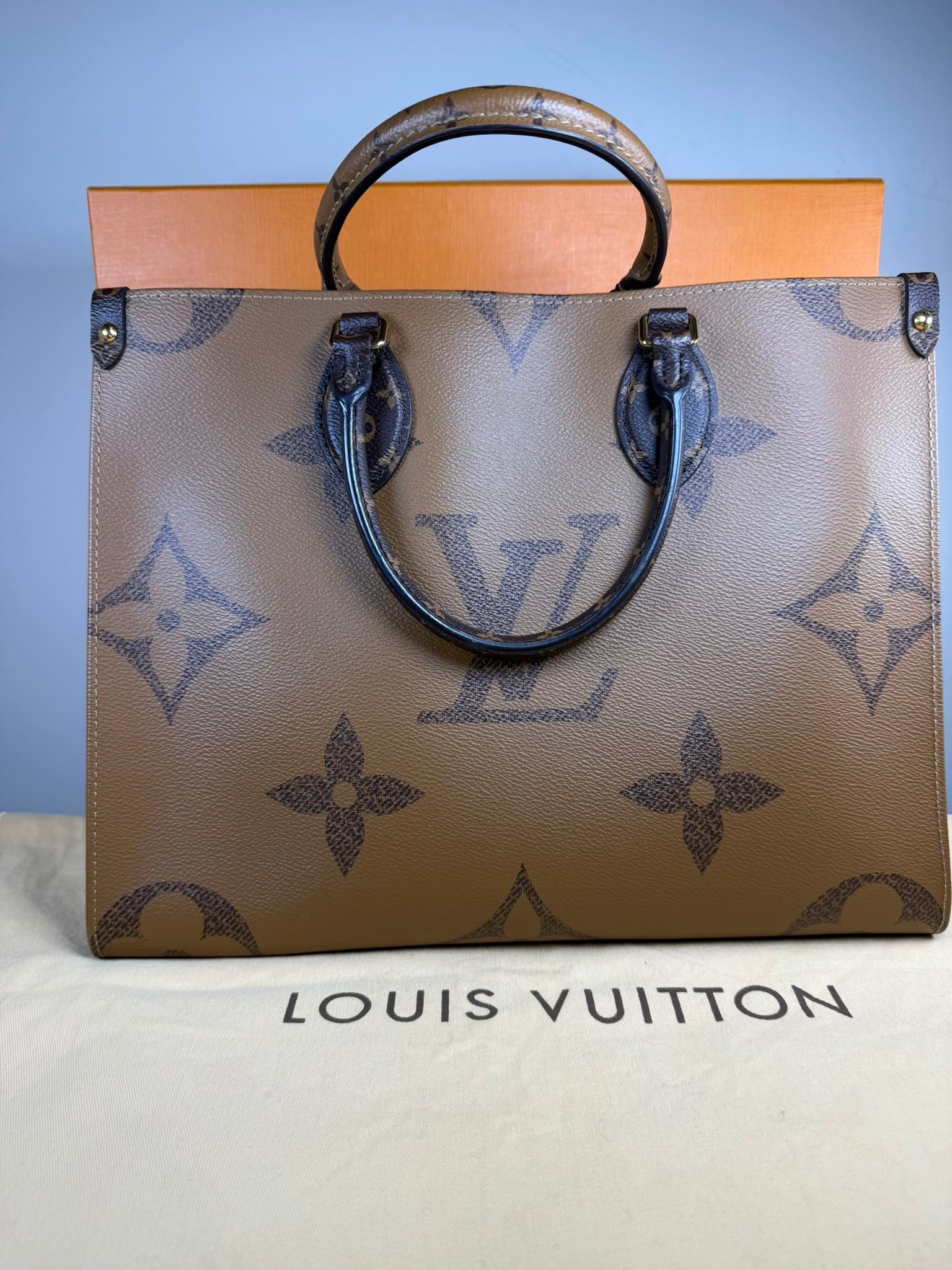 Louis Vuitton Onthego MM Reverse Giant Monogram Tote Bag