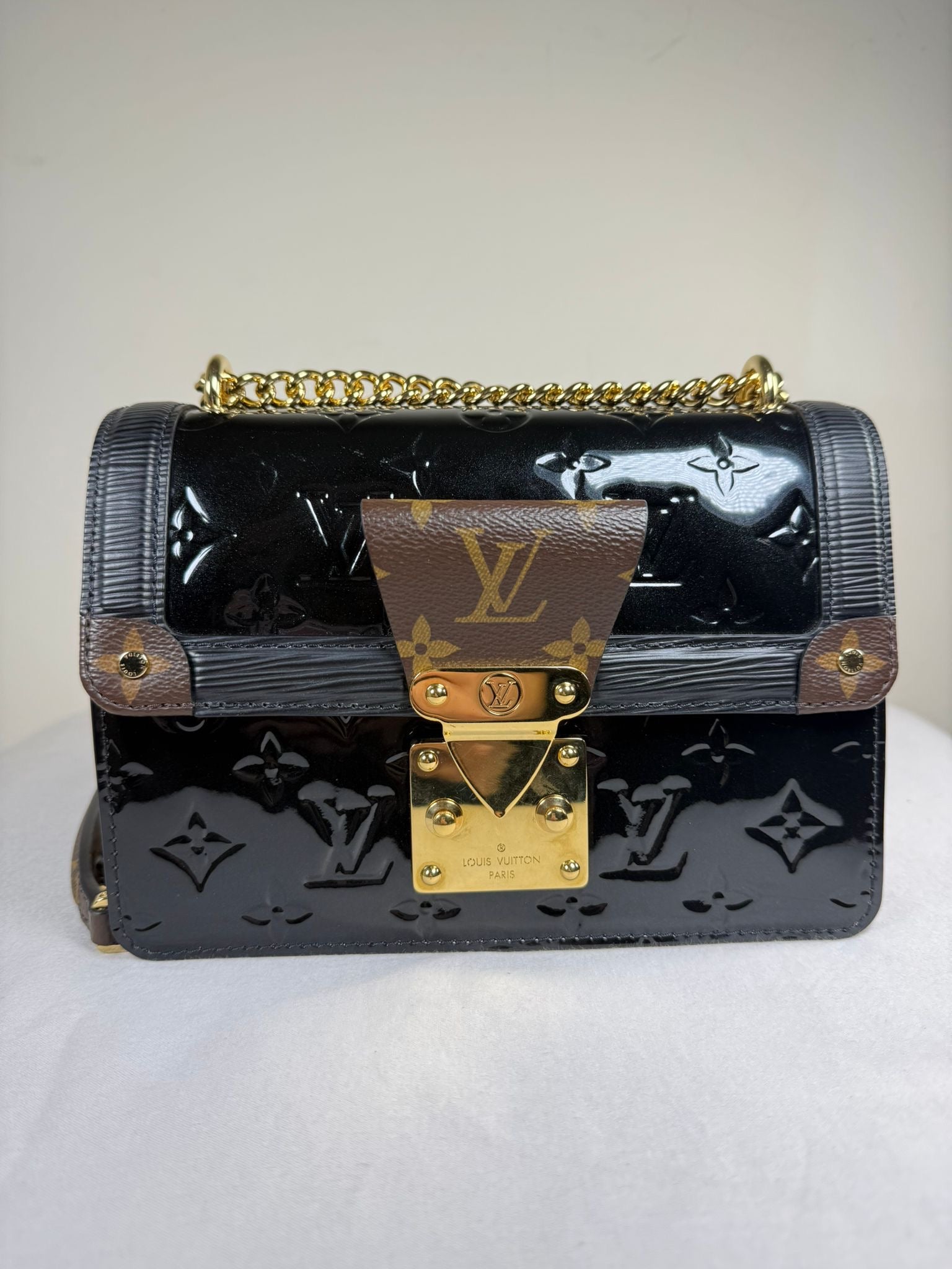Louis Vuitton Wynwood Chain Bag – Black Vernis Monogram