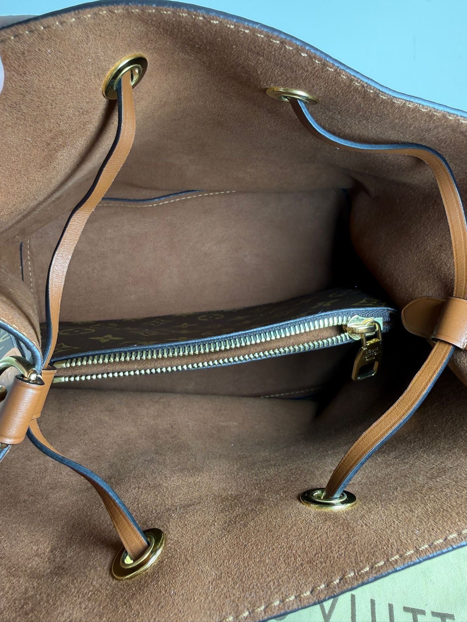 Louis Vuitton NeoNoe MM Monogram Bucket Bag – Excellent Condition