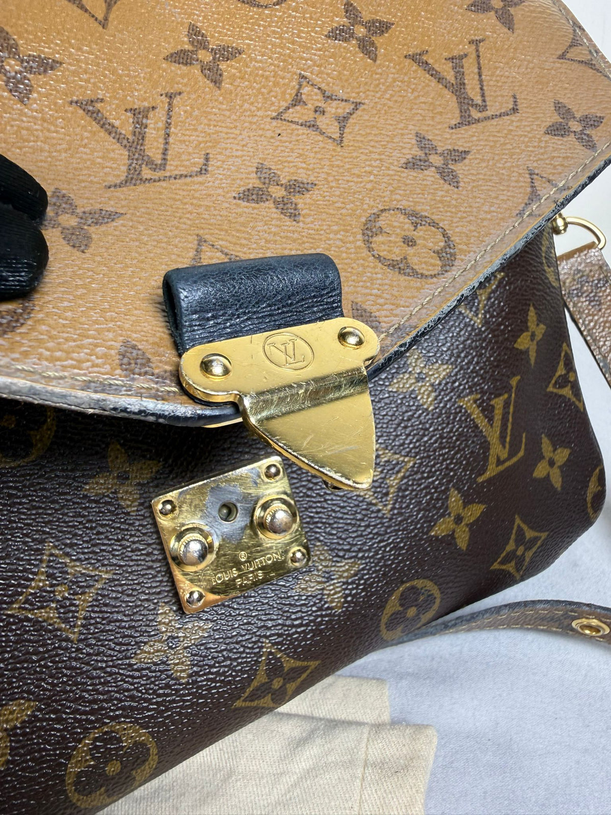 Louis Vuitton Pochette Métis Reverse Monogram