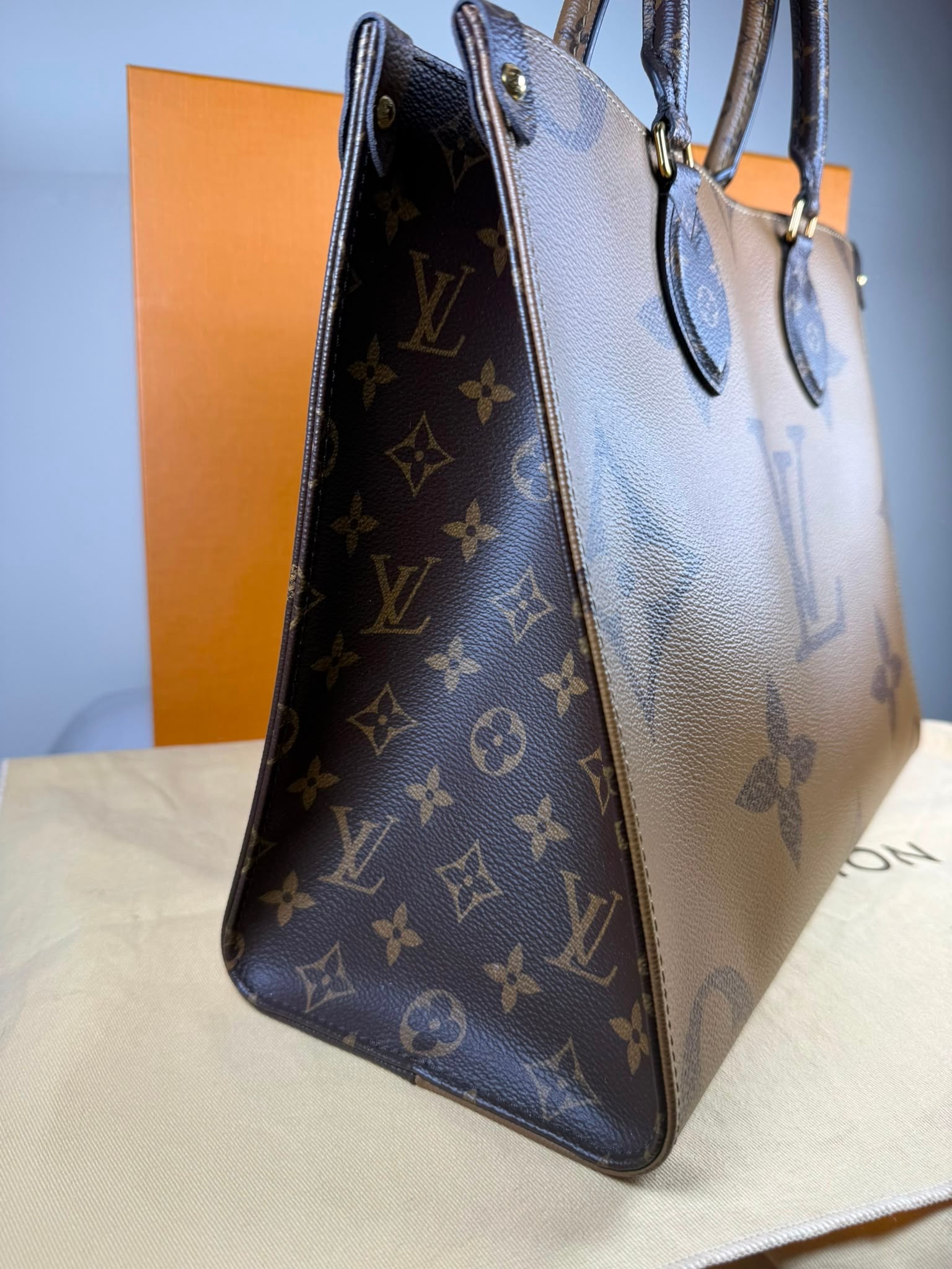 Louis Vuitton Onthego MM Reverse Giant Monogram Tote Bag