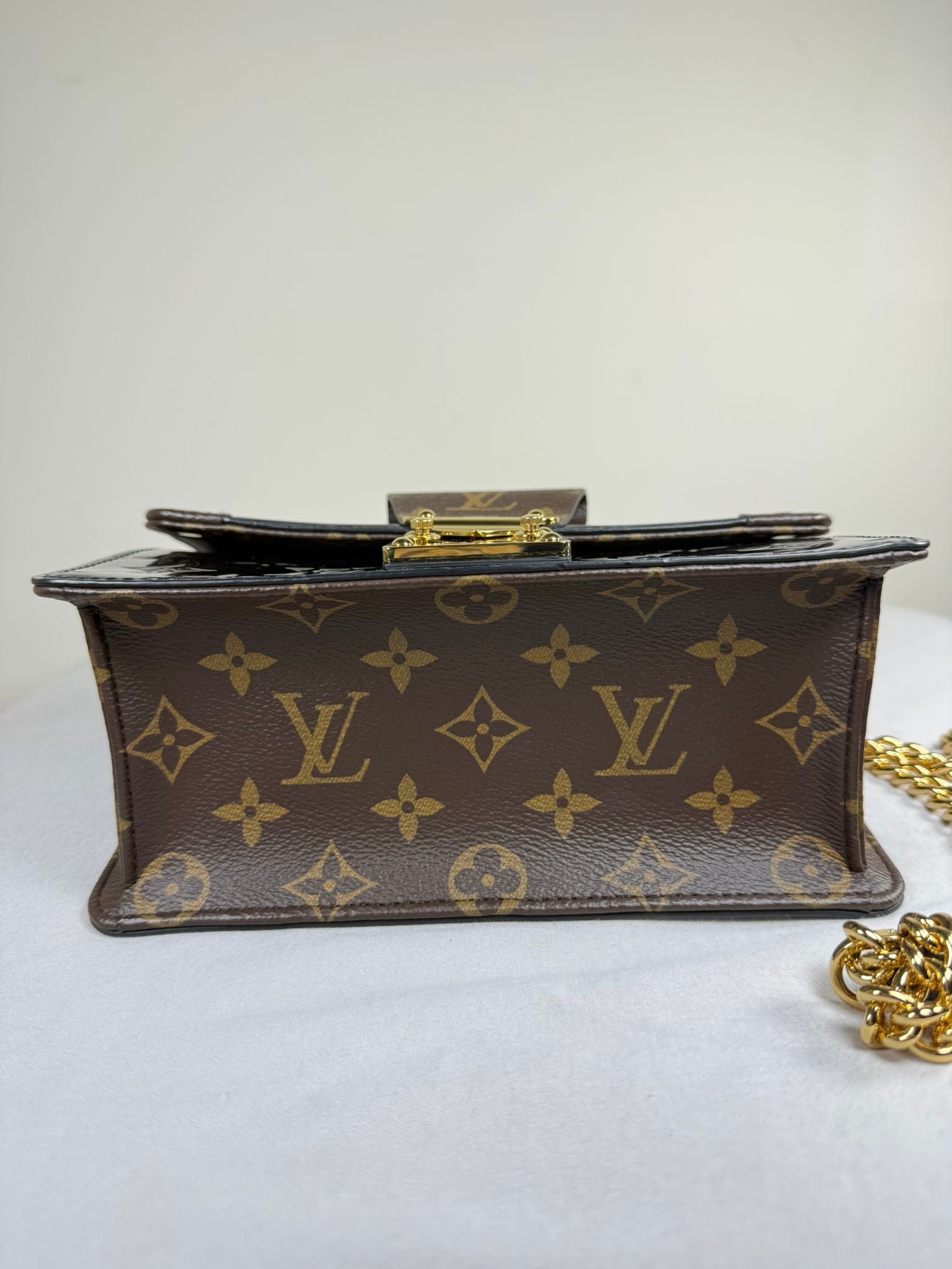 Louis Vuitton Wynwood Chain Bag – Black Vernis Monogram