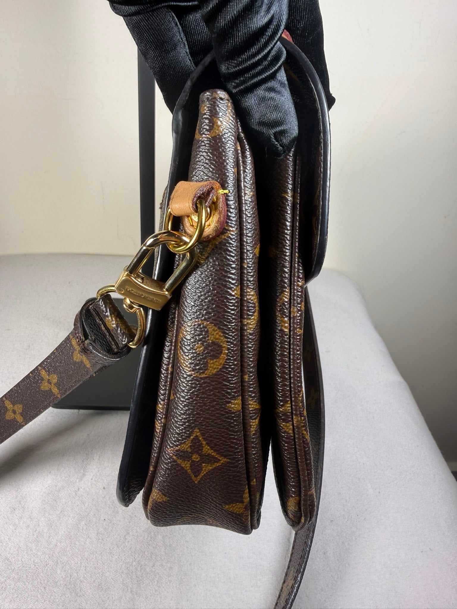 Louis Vuitton Monogram Pochette Métis