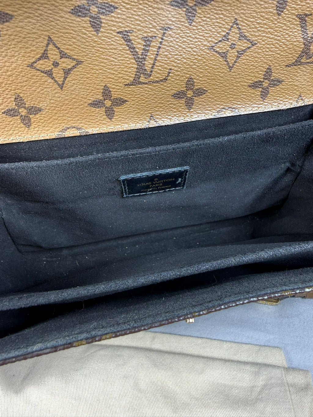 Louis Vuitton Pochette Métis Reverse Monogram