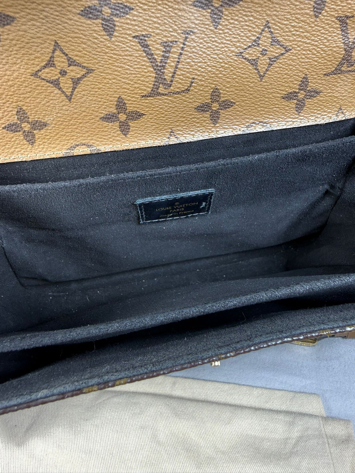 Louis Vuitton Pochette Métis Reverse Monogram