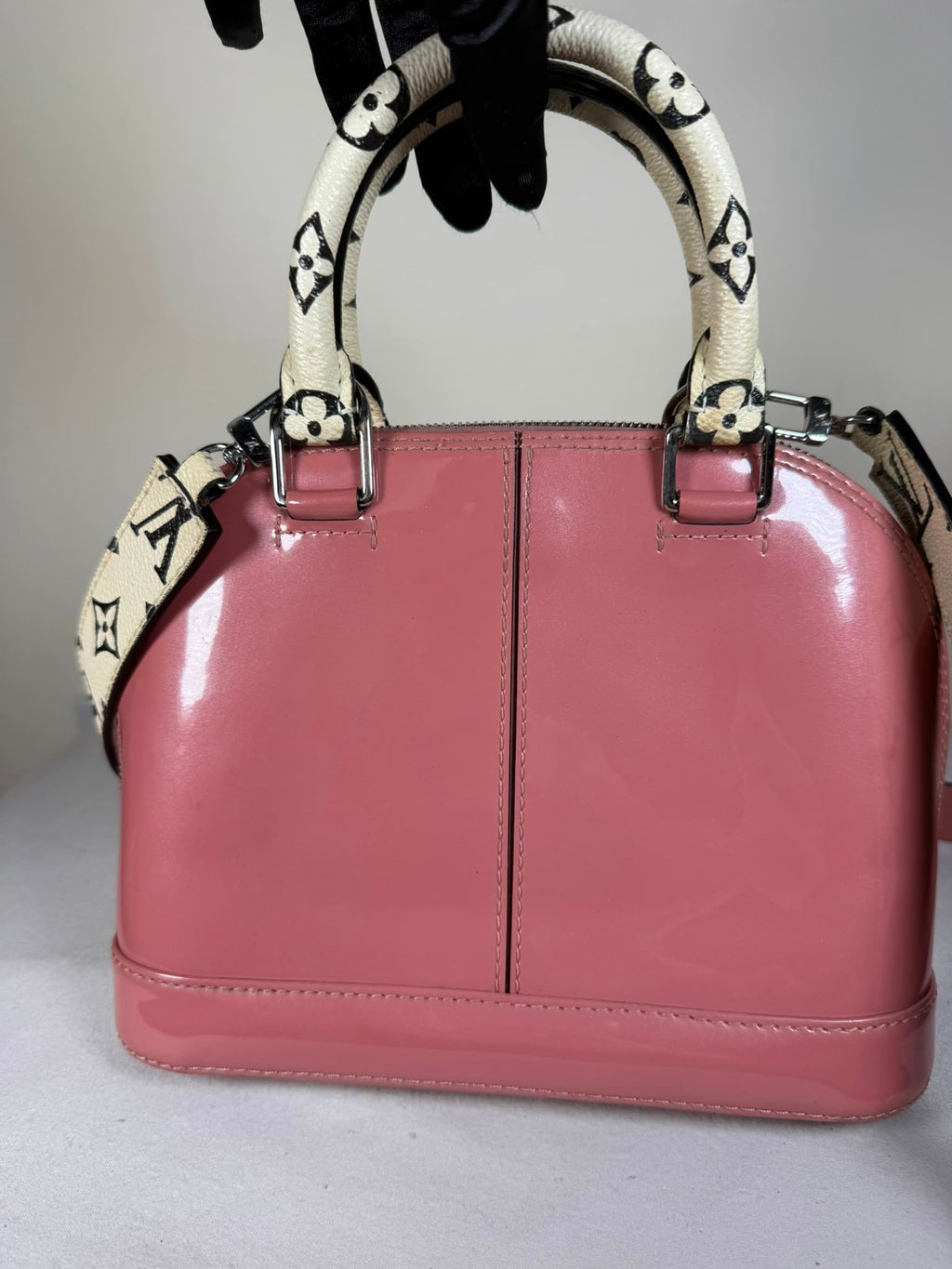 Louis Vuitton Alma BB – Pink Patent Leather – Monogram Strap
