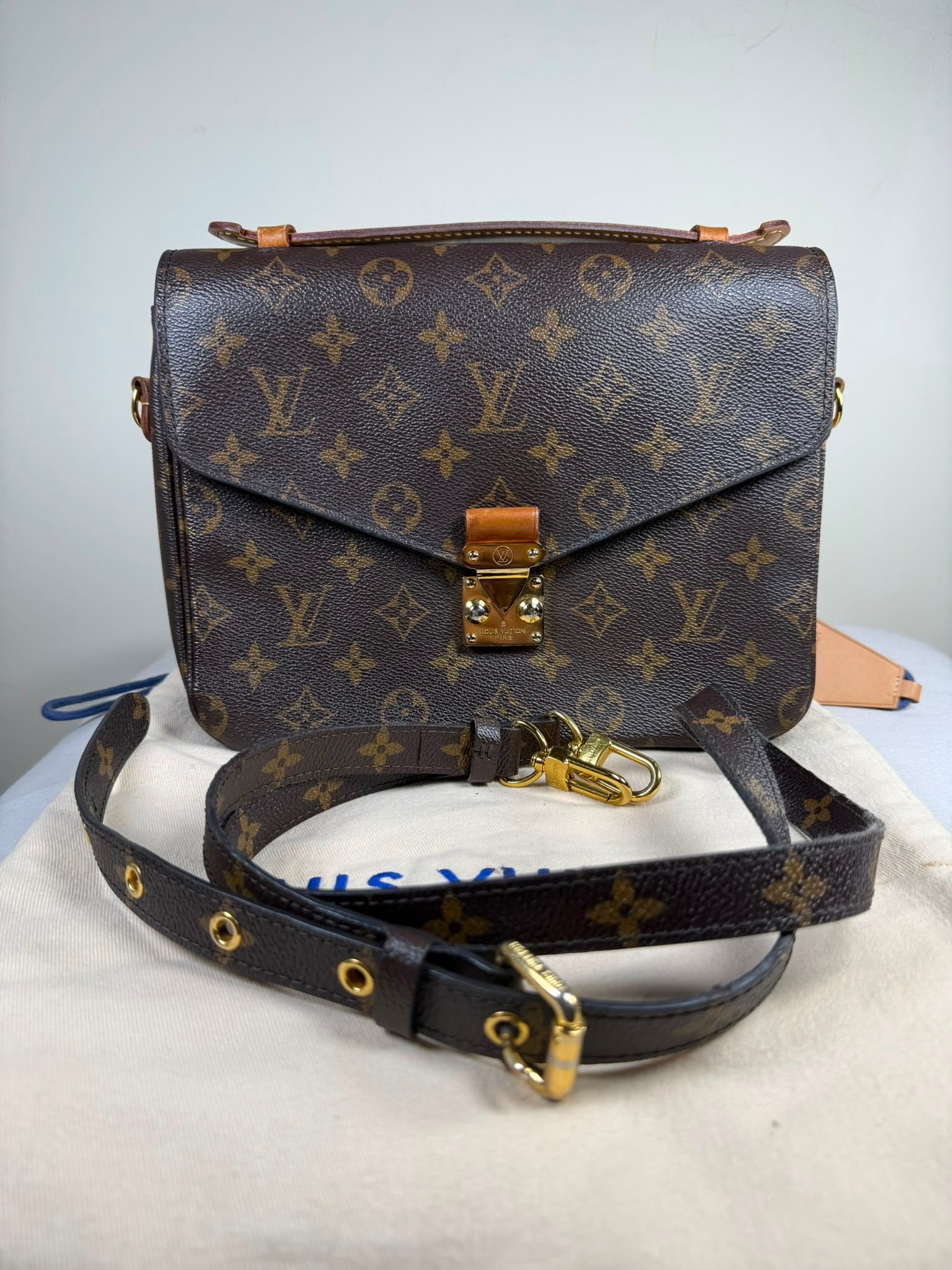Louis Vuitton Pochette Métis Monogram canvas crossbody bag