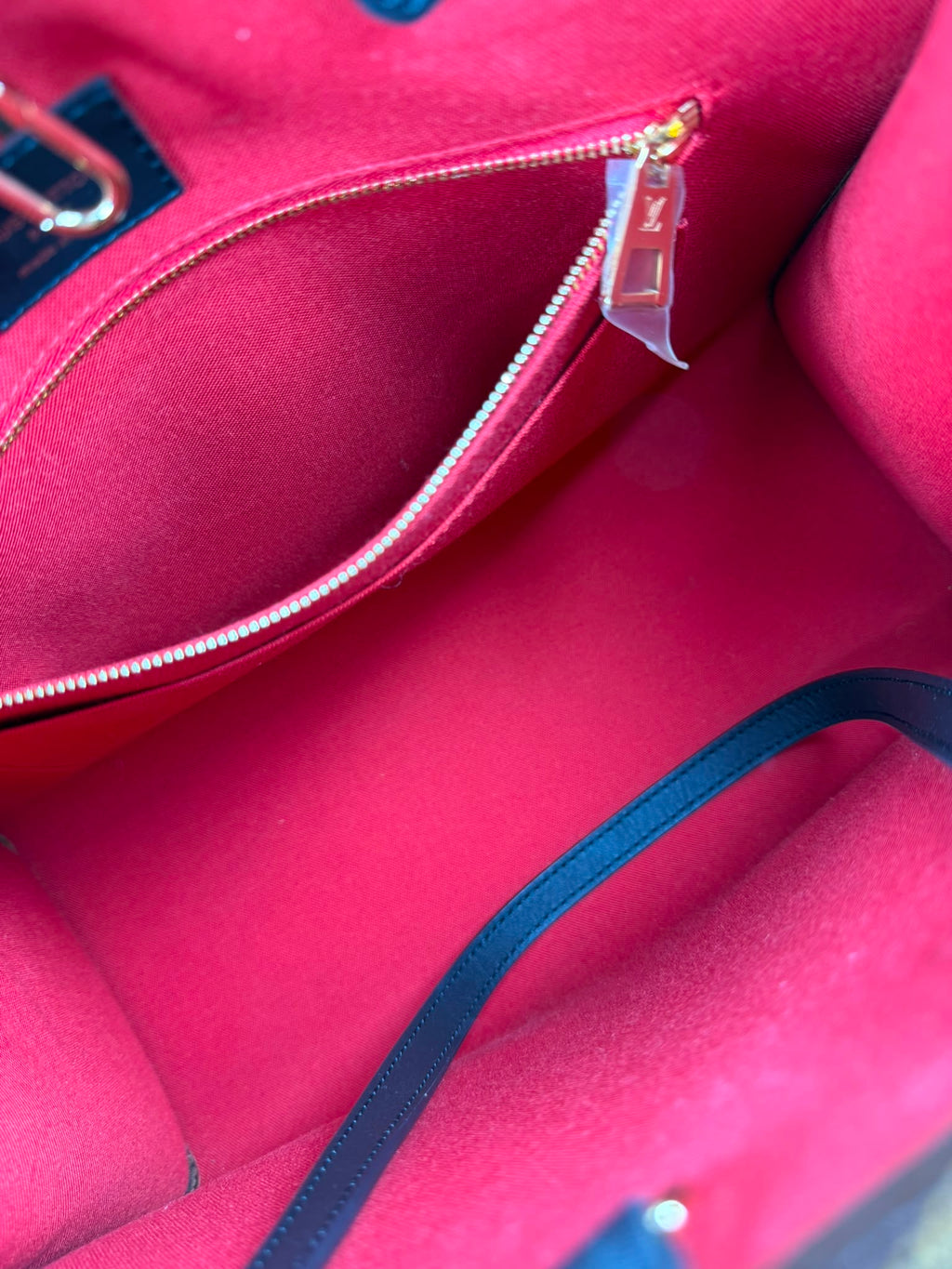 Louis Vuitton Onthego MM Reverse Giant Monogram Tote Bag
