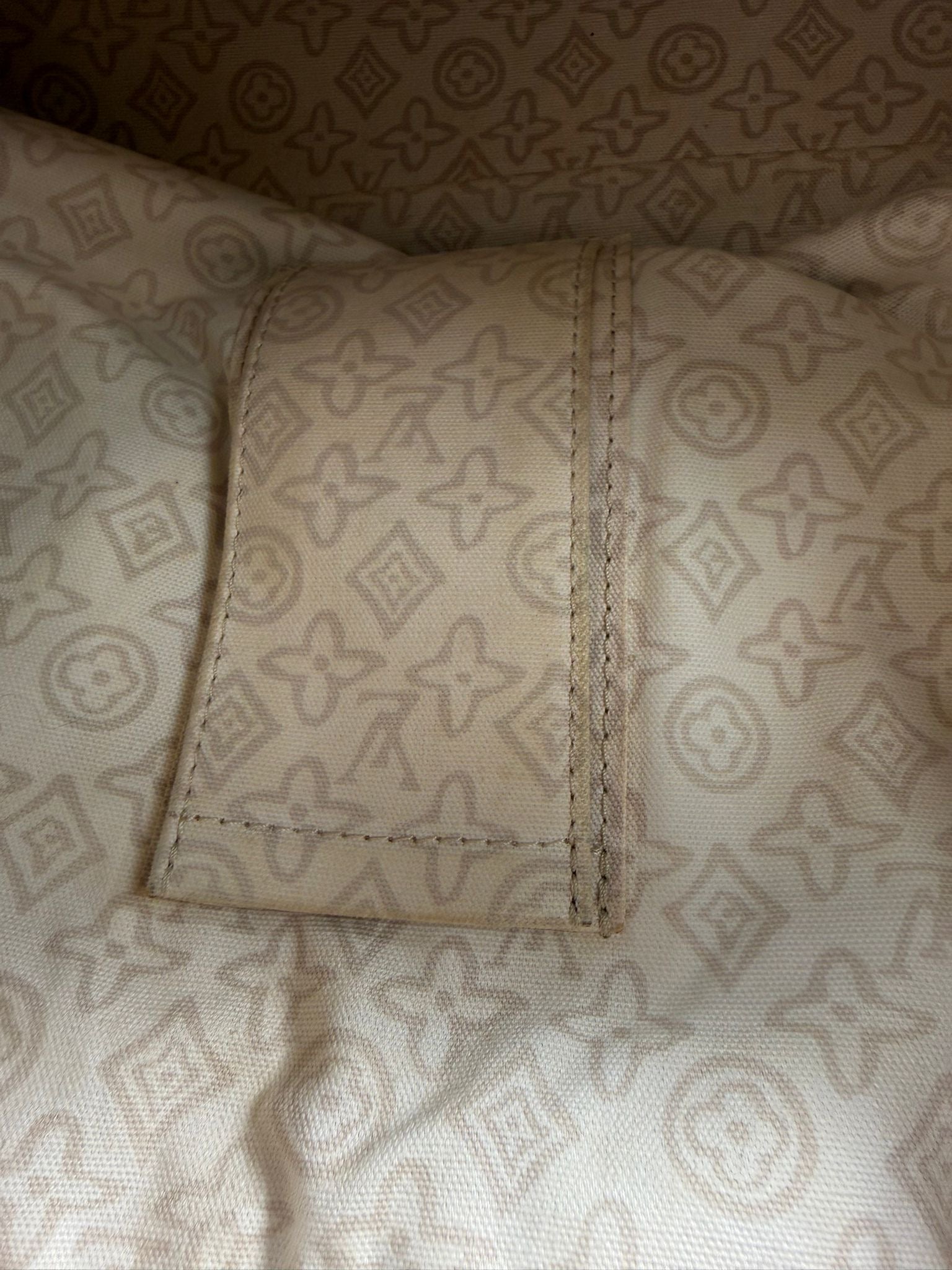 Louis Vuitton Tahitienne PM Hobo Bag – Cream / White Leather – Gold Hardware