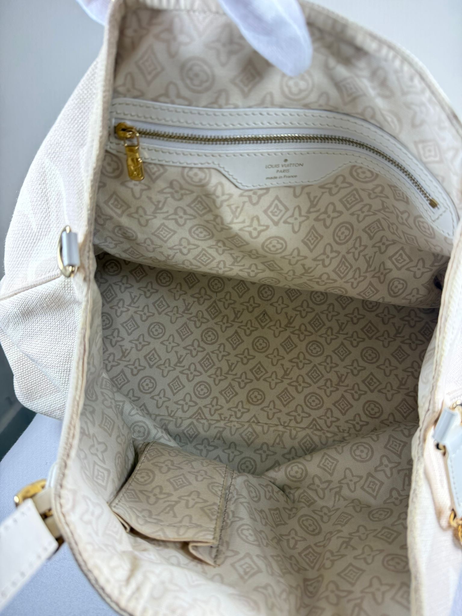Louis Vuitton Tahitienne PM Hobo Bag – Cream / White Leather – Gold Hardware