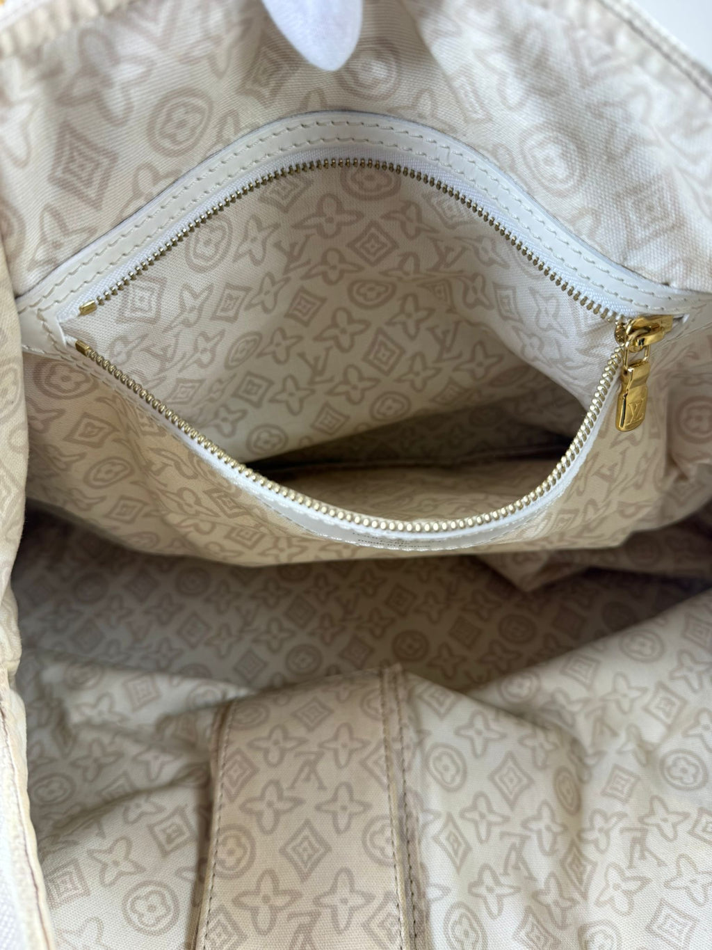Louis Vuitton Tahitienne PM Hobo Bag – Cream / White Leather – Gold Hardware