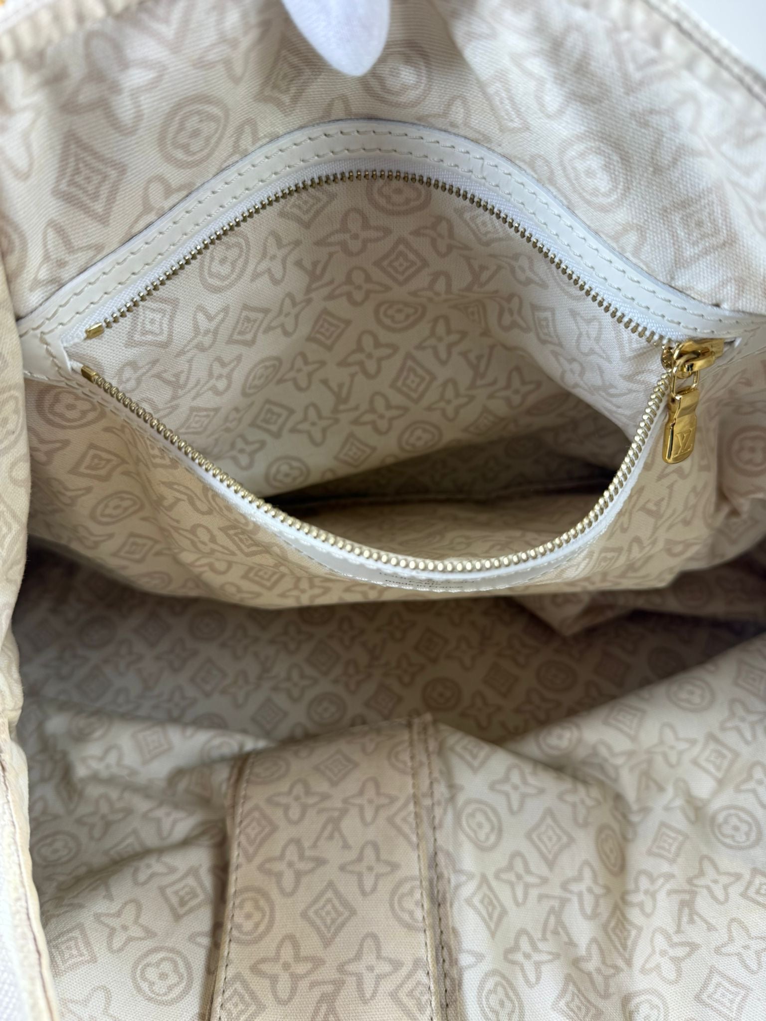 Louis Vuitton Tahitienne PM Hobo Bag – Cream / White Leather – Gold Hardware