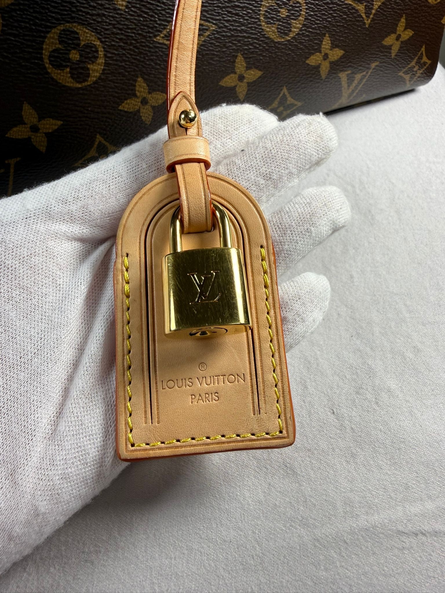 Louis Vuitton Petit Palais Monogram Canvas Handbag – Excellent Condition