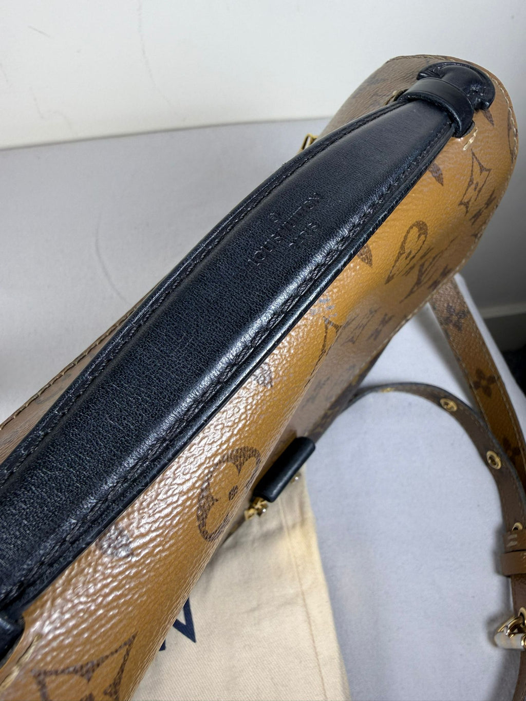 Louis Vuitton Pochette Métis Reverse Monogram