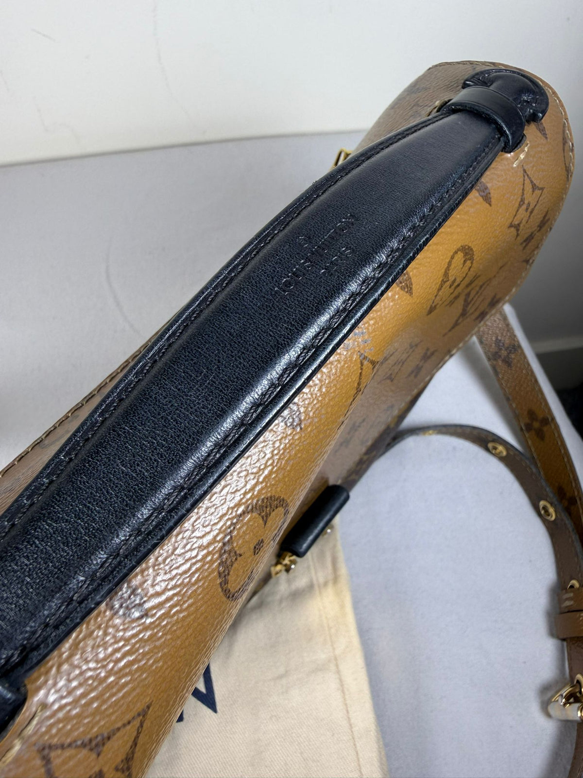 Louis Vuitton Pochette Métis Reverse Monogram