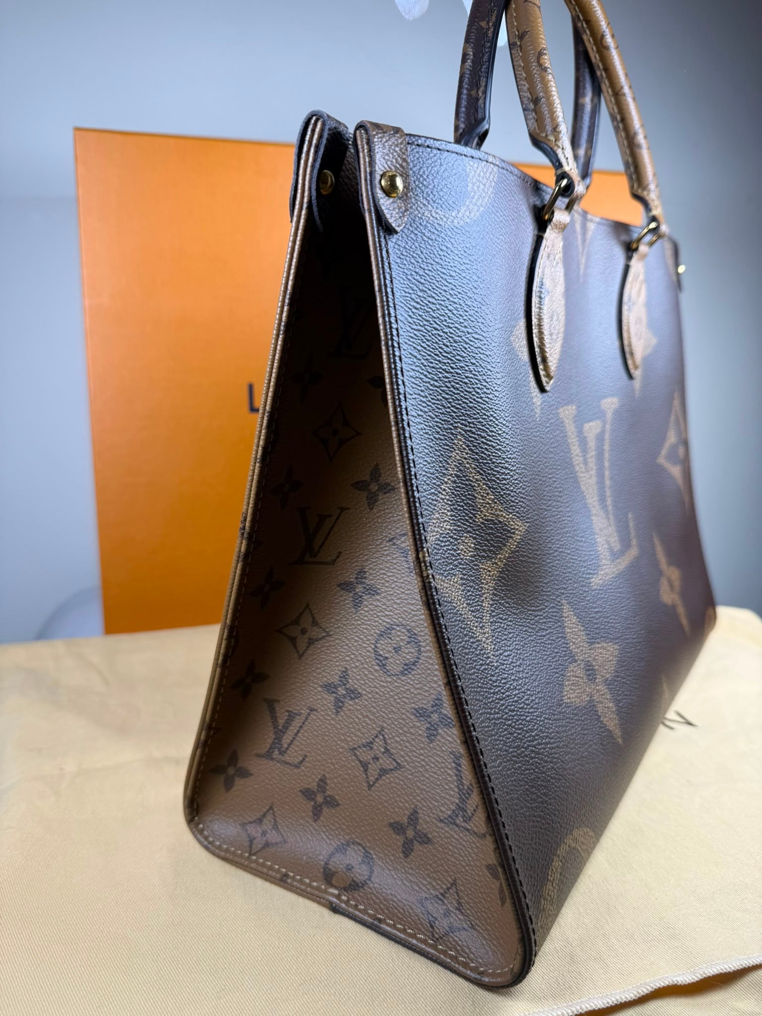 Louis Vuitton Onthego MM Reverse Giant Monogram Tote Bag