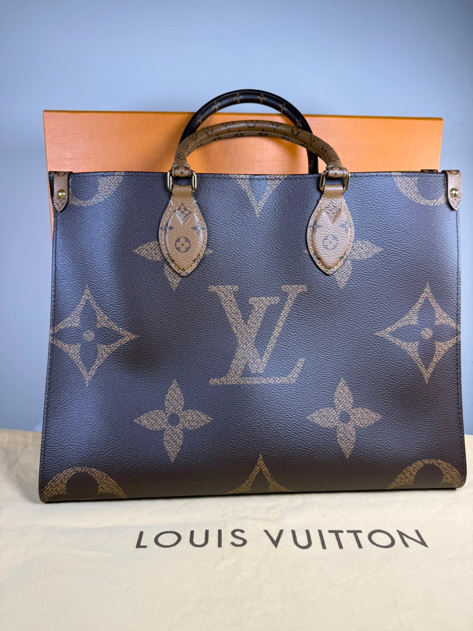Louis Vuitton Onthego MM Reverse Giant Monogram Tote Bag