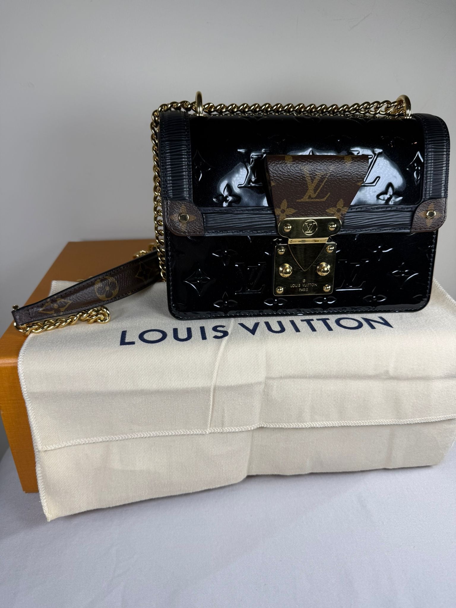 Louis Vuitton Wynwood Chain Bag – Black Vernis Monogram