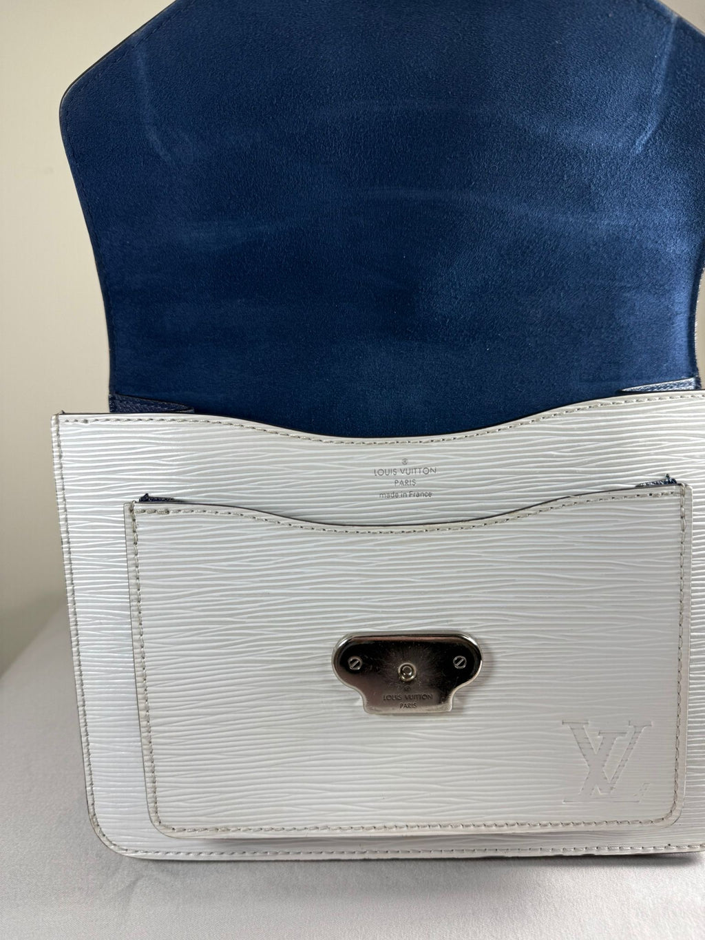 Louis Vuitton Neo Monceau BB – Epi Leather – White / Tricolour Strap – Silver Hardware