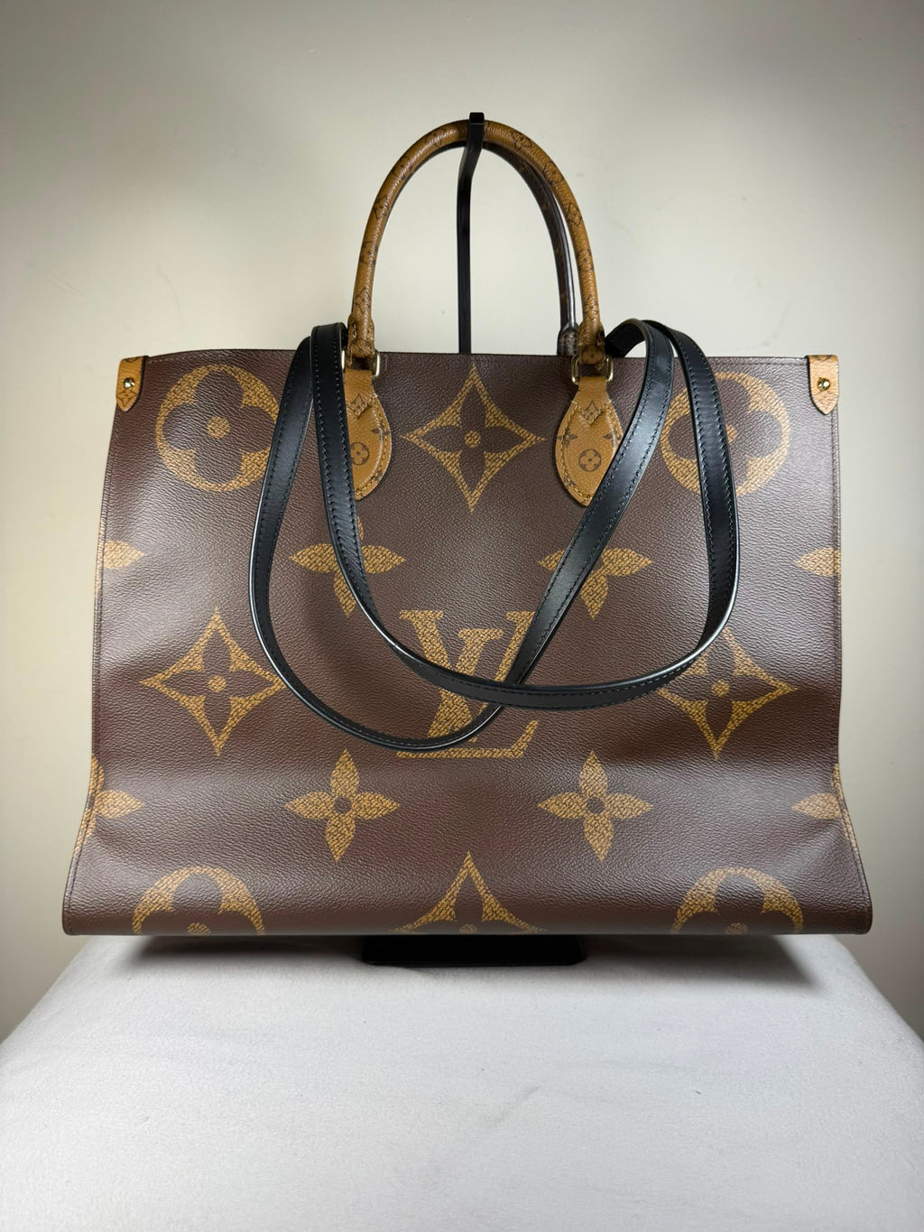 Louis Vuitton Onthego GM – Monogram Giant Reverse Tote