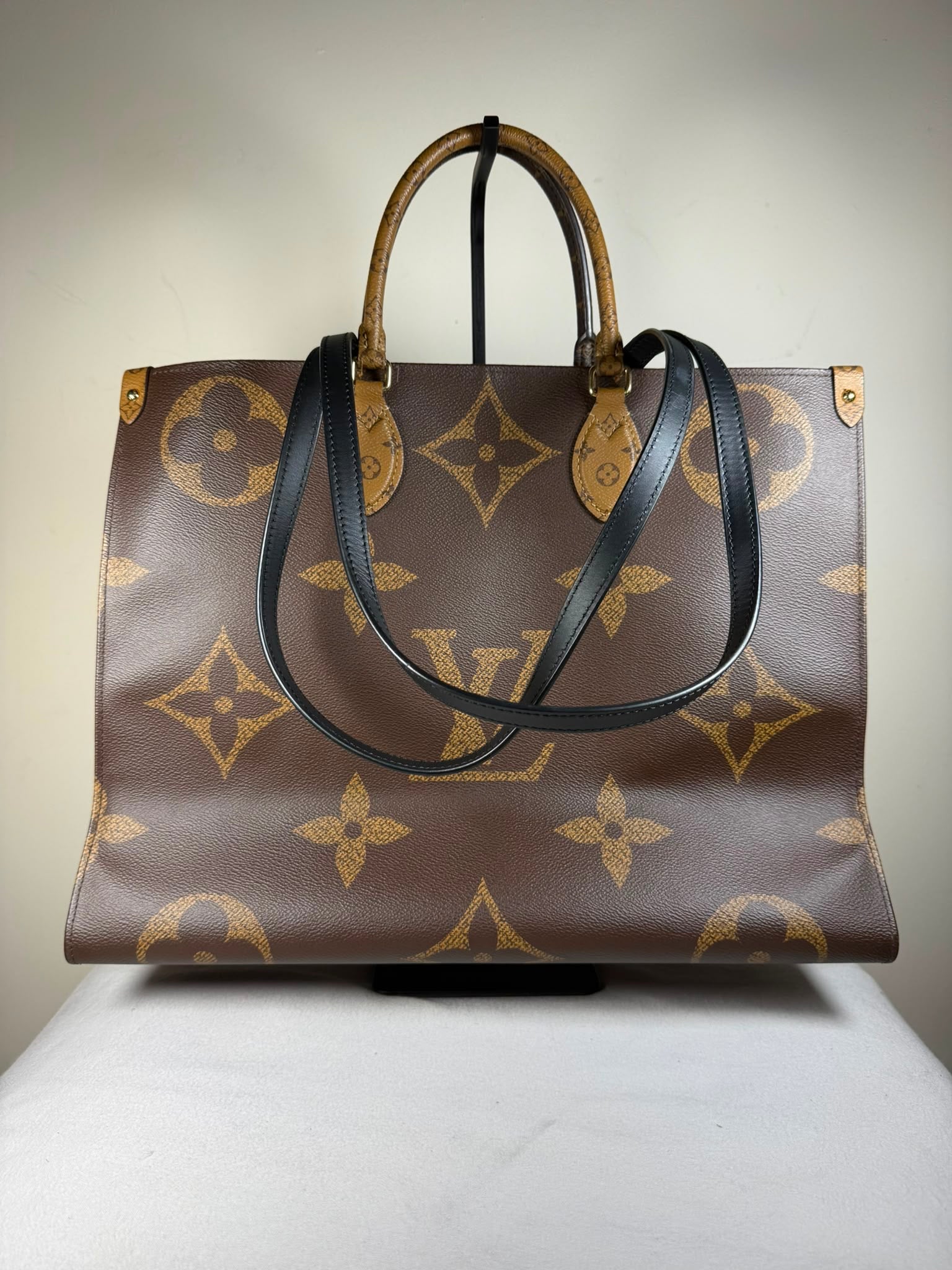Louis Vuitton Onthego GM – Monogram Giant Reverse Tote